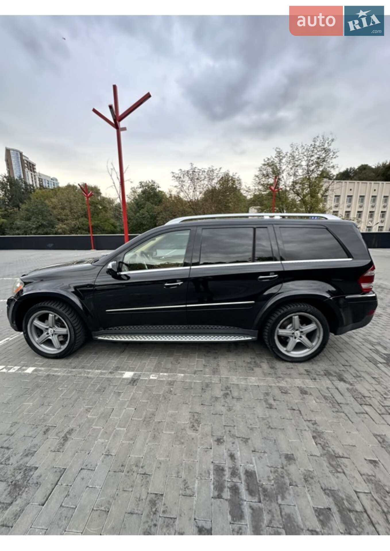 MERCEDES-BENZ GL 550