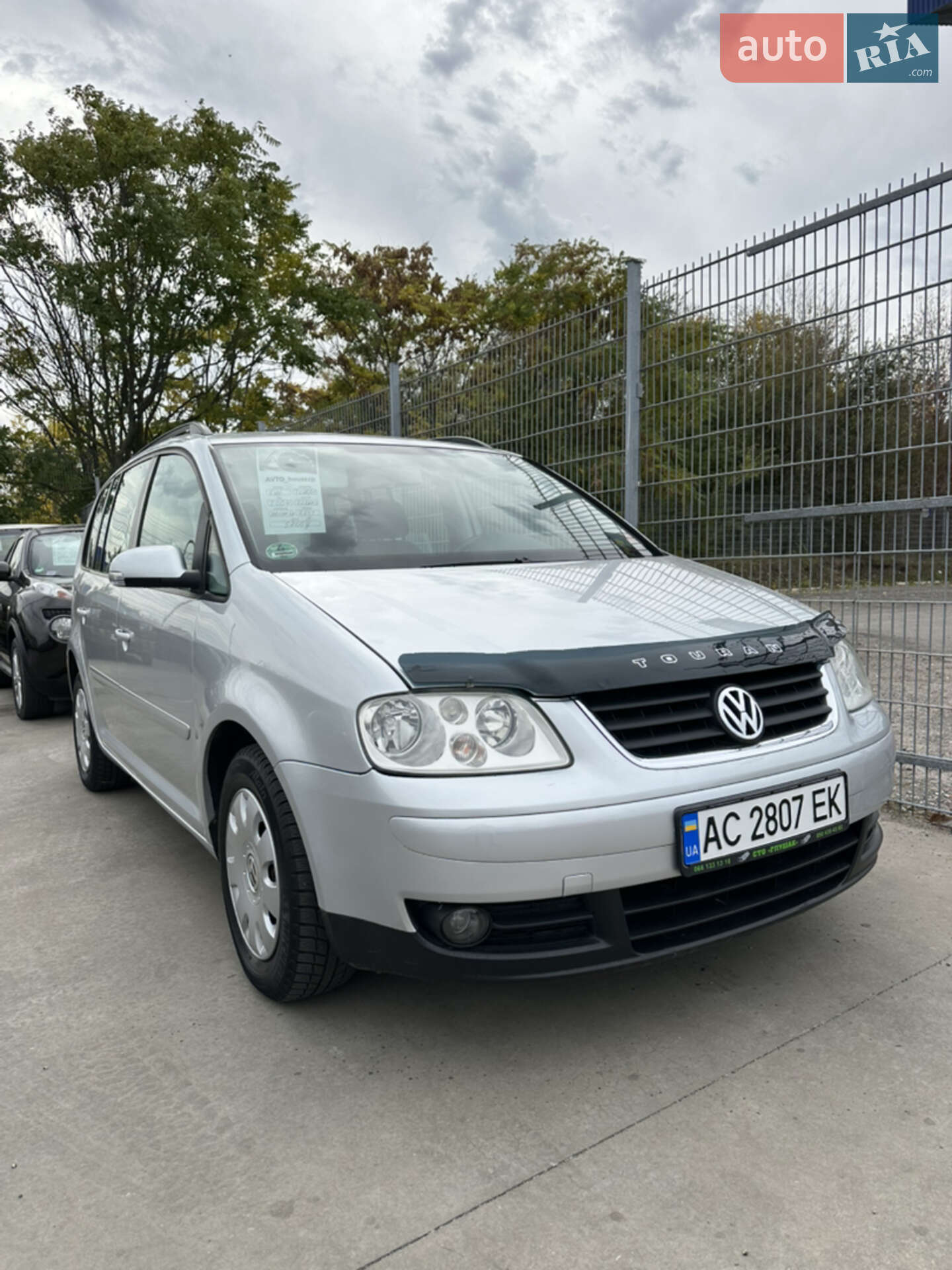 VOLKSWAGEN TOURAN 2004