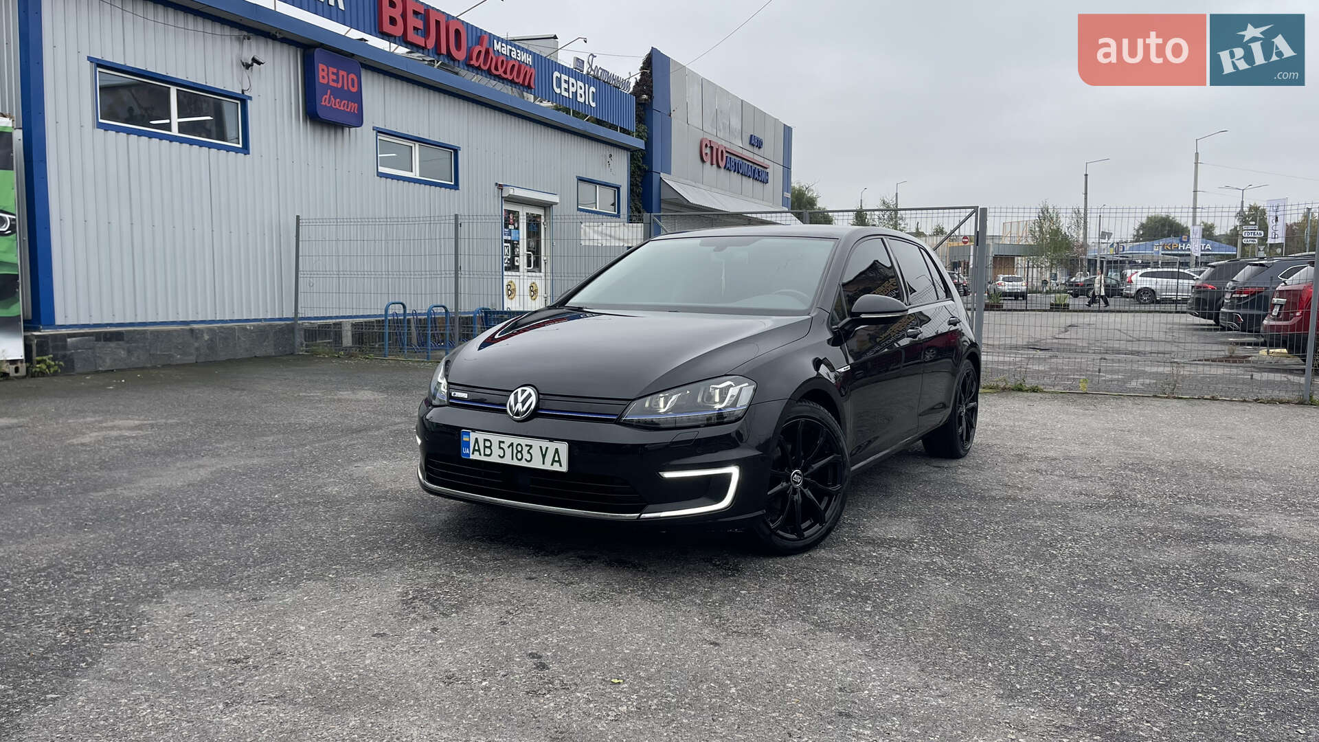VOLKSWAGEN E-GOLF 2016