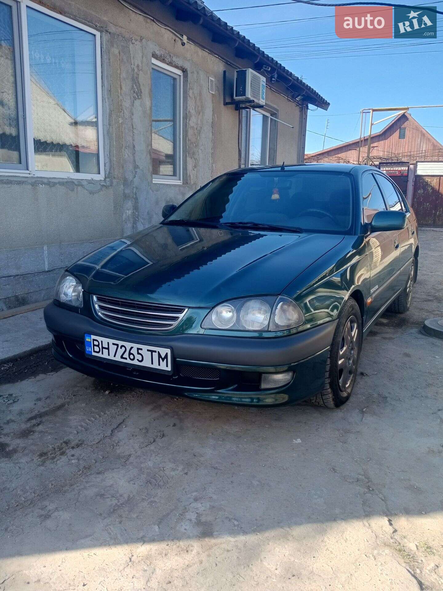 TOYOTA AVENSIS 1998