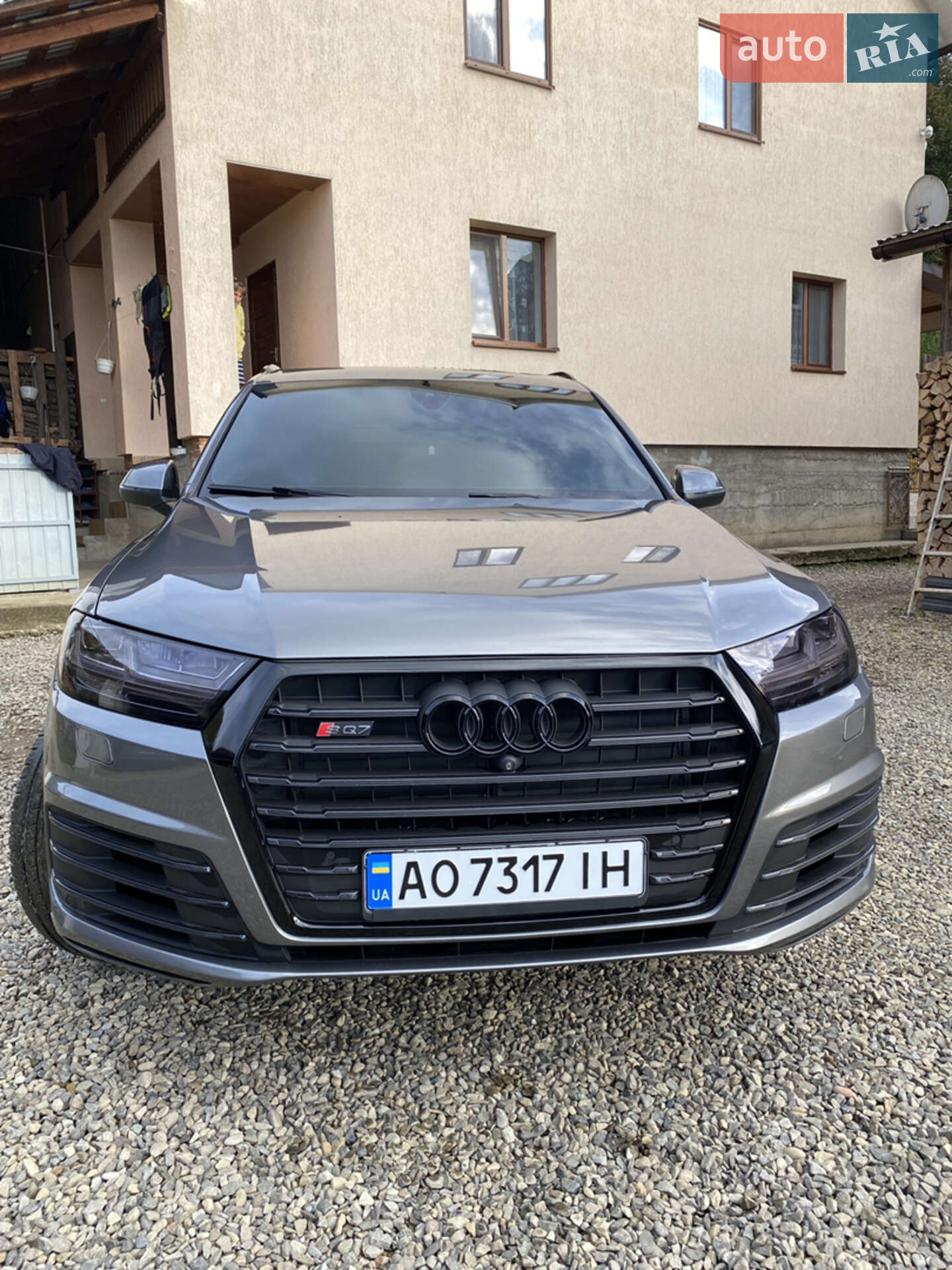 Головне фото звіту автомобіля AUDI Q7 2016