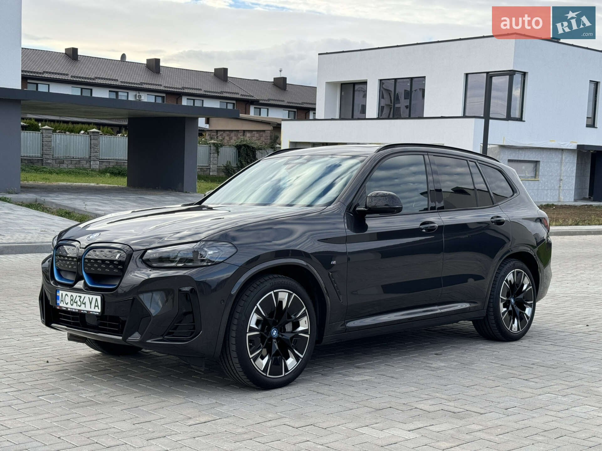 BMW IX3 2023
