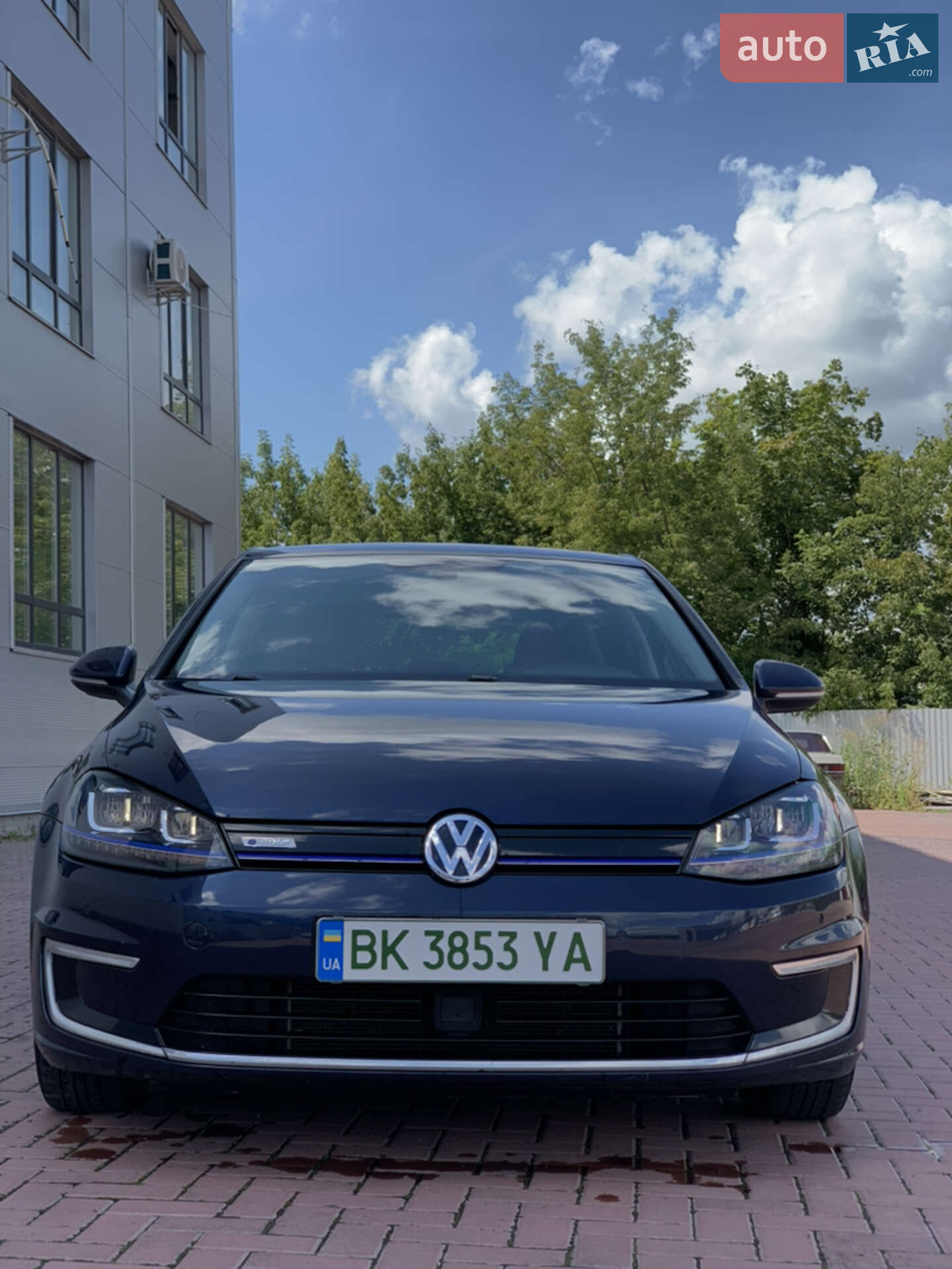 VOLKSWAGEN E-GOLF 2015