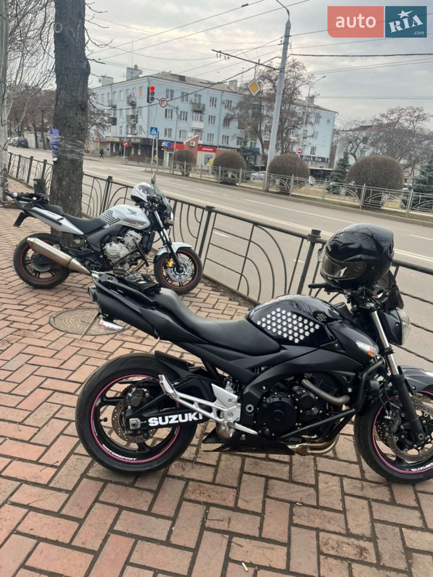 SUZUKI GSR600 2009