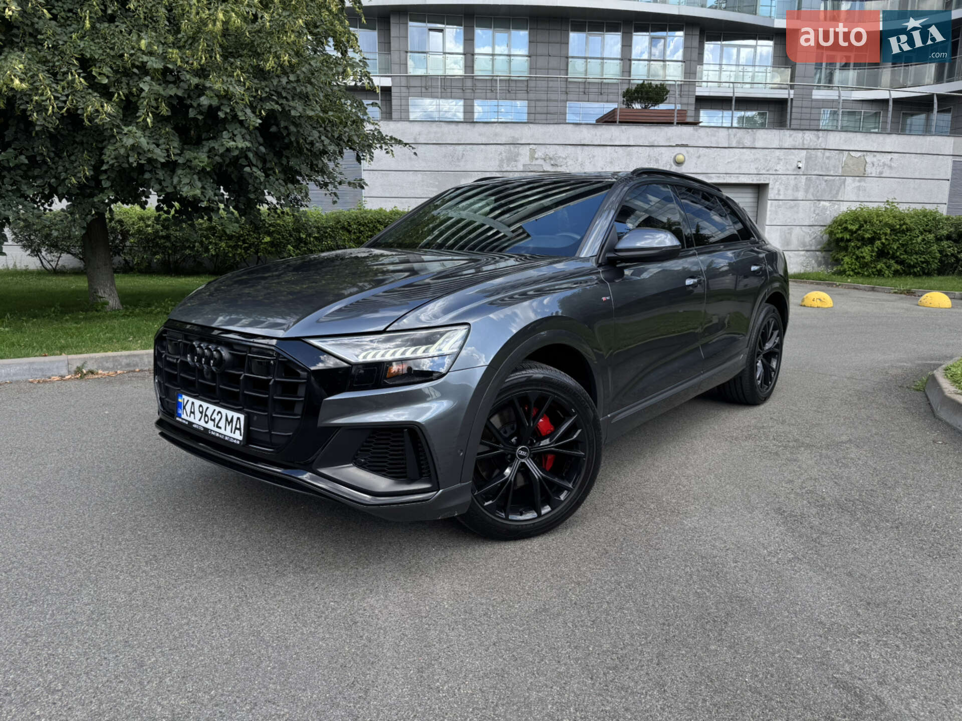 AUDI Q8 2021
