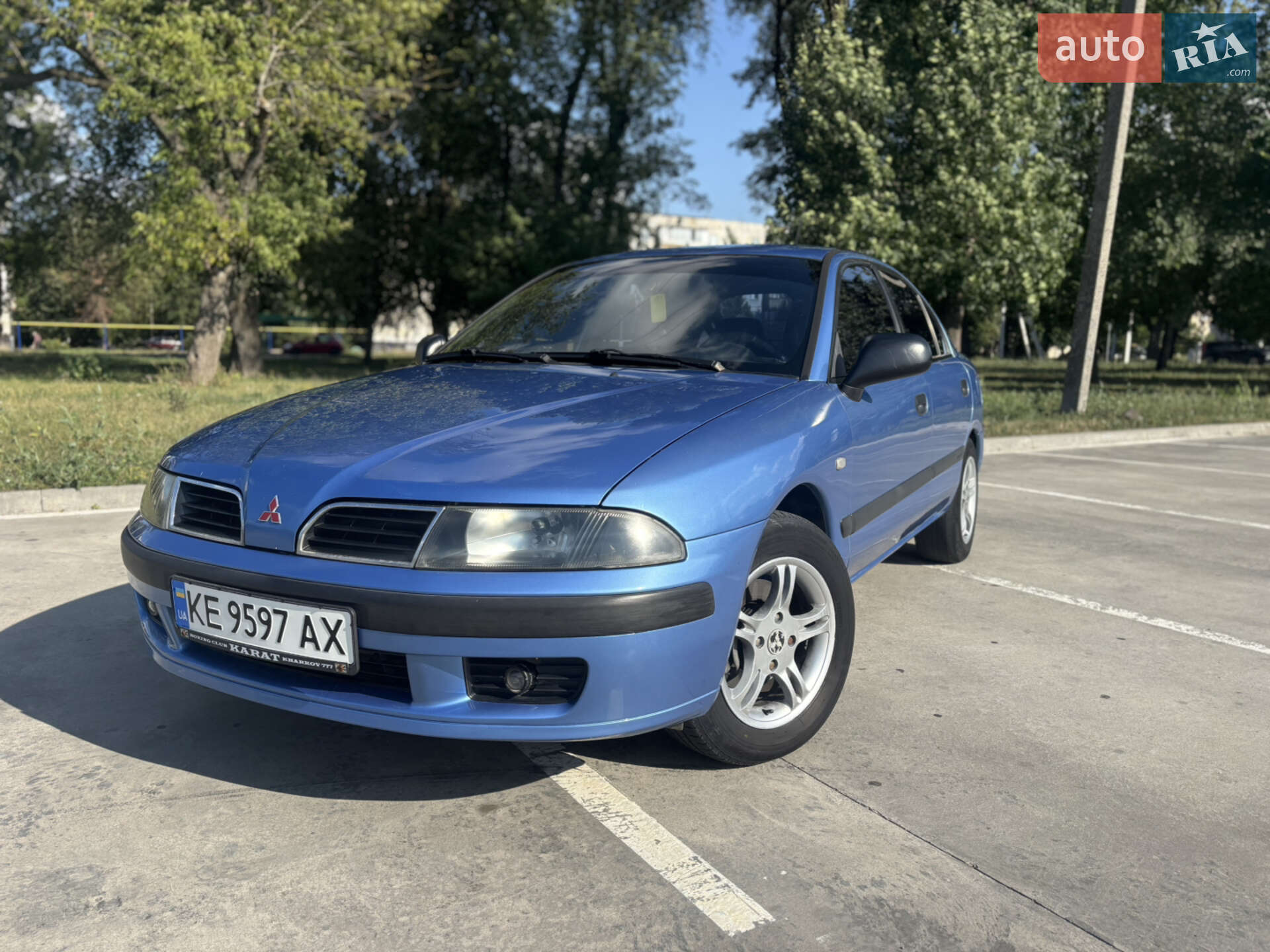 MITSUBISHI CARISMA 2001