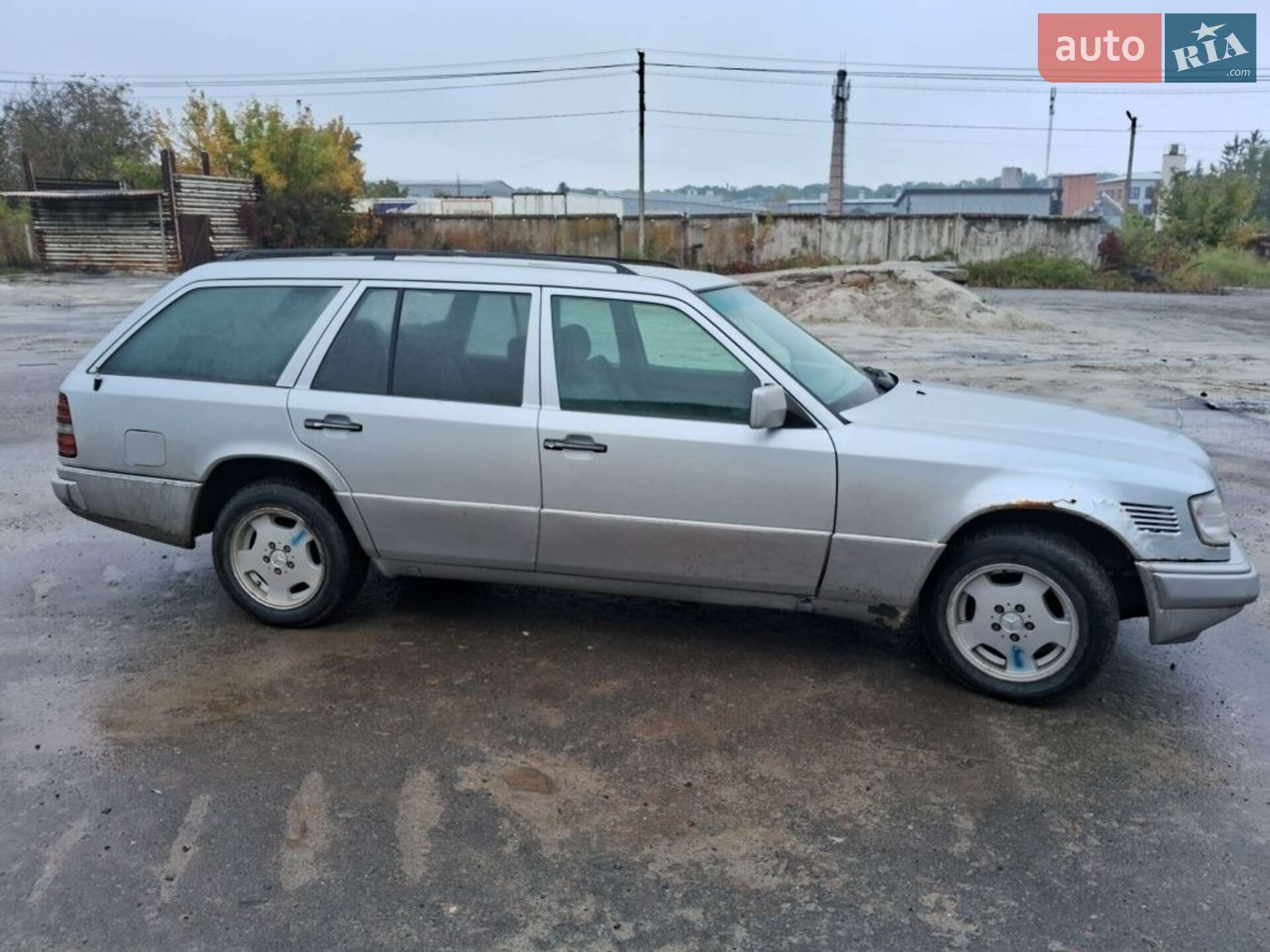 MERCEDES-BENZ E 250T D 1995