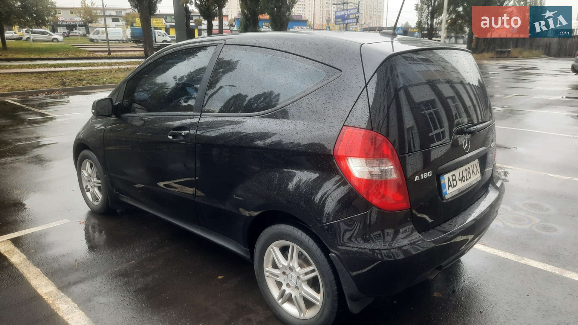 MERCEDES-BENZ A 180 2010