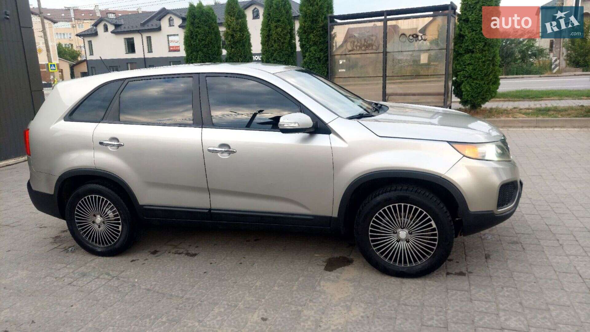Головне фото звіту автомобіля KIA SORENTO 2012