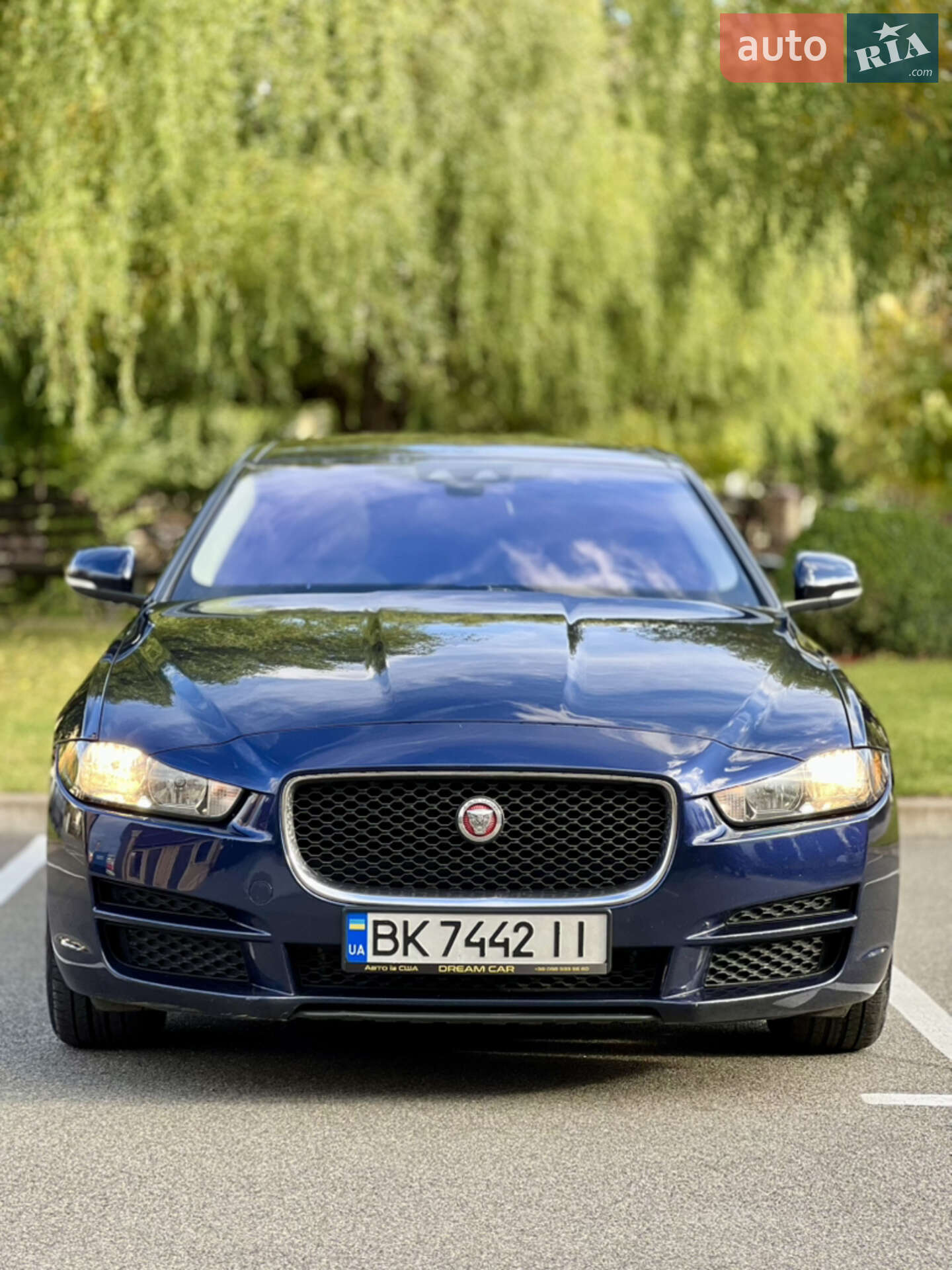 Головне фото звіту автомобіля JAGUAR XE 2016