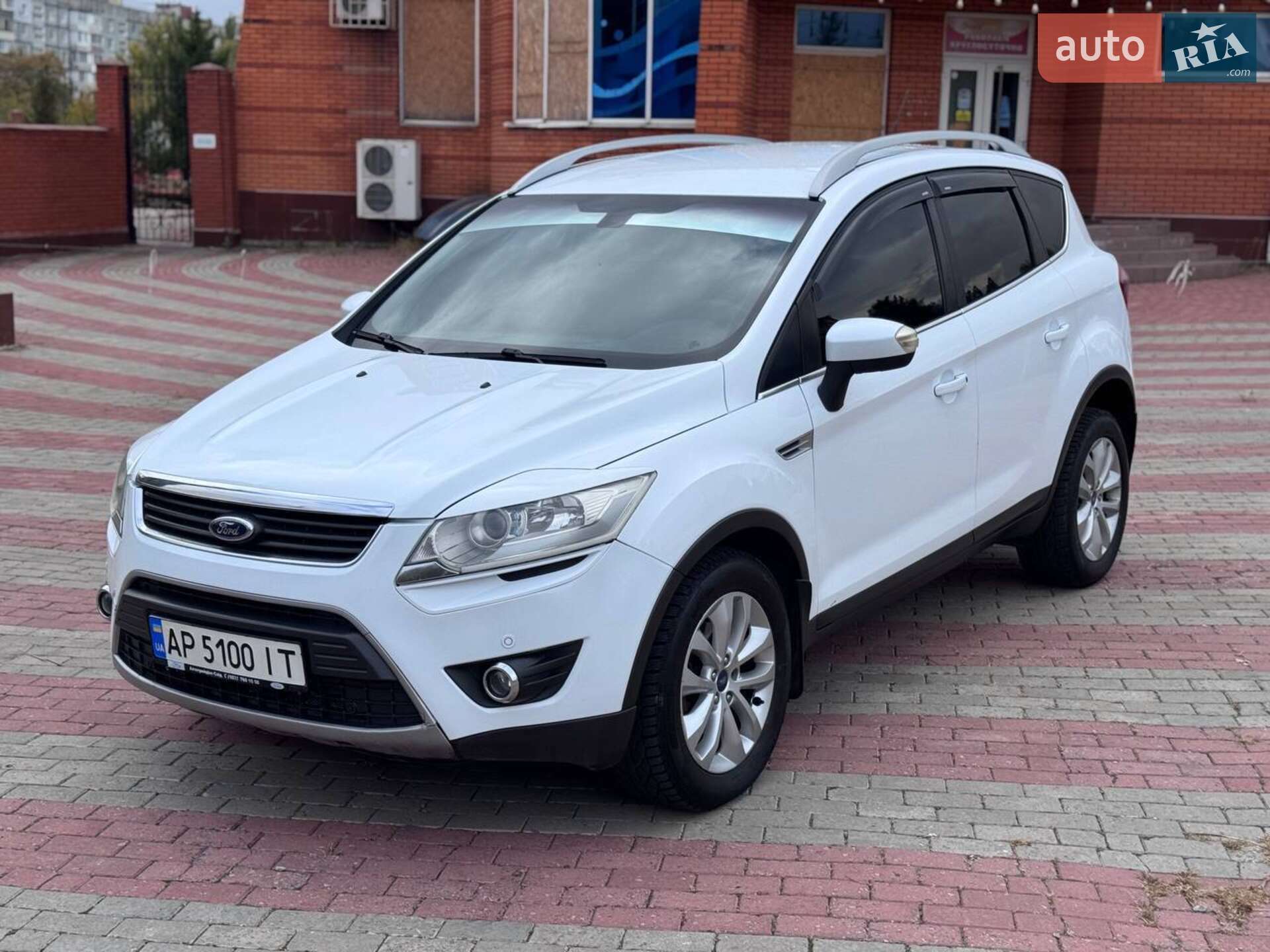 Головне фото звіту автомобіля FORD KUGA 2012