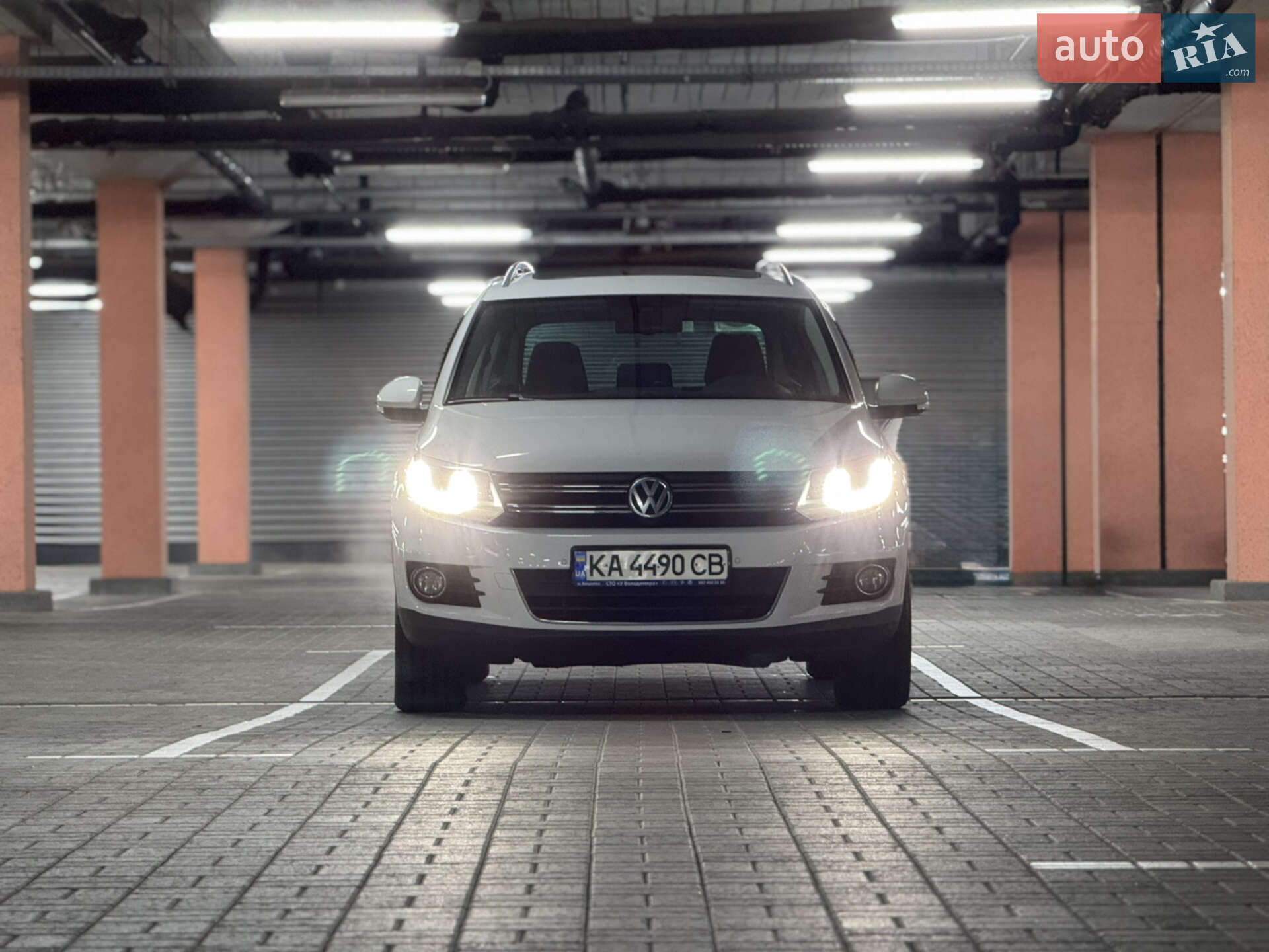 VOLKSWAGEN TIGUAN 2016
