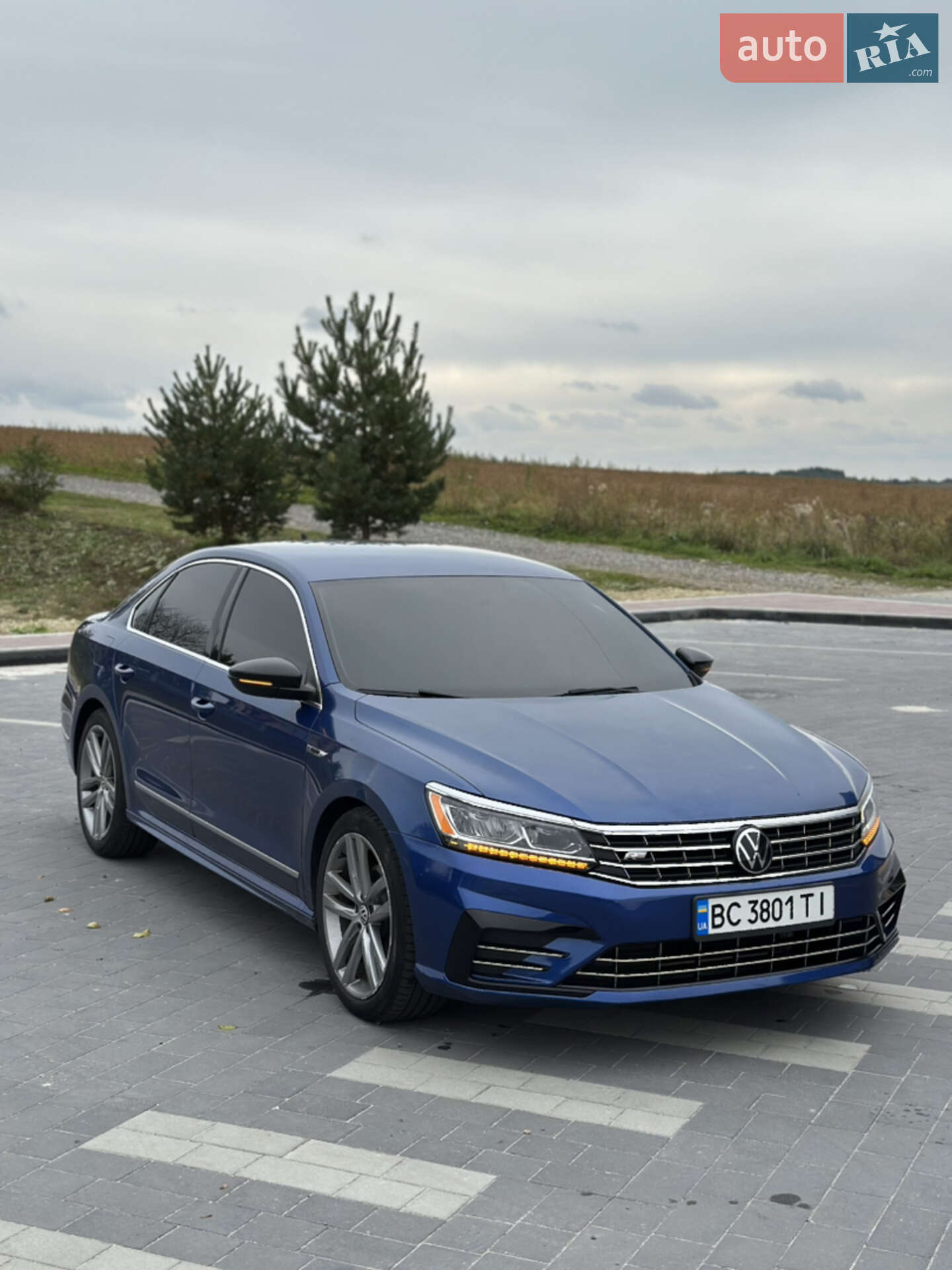 VOLKSWAGEN PASSAT 2017