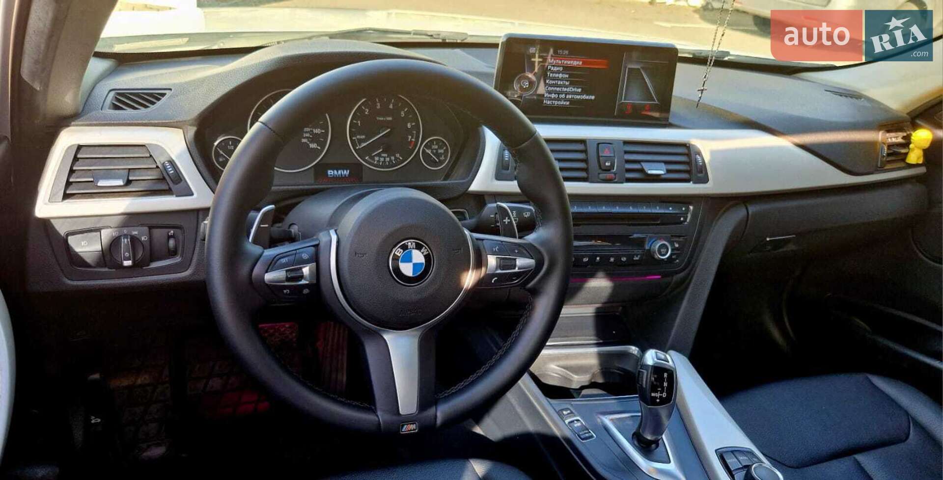 Головне фото звіту автомобіля BMW 320 2015