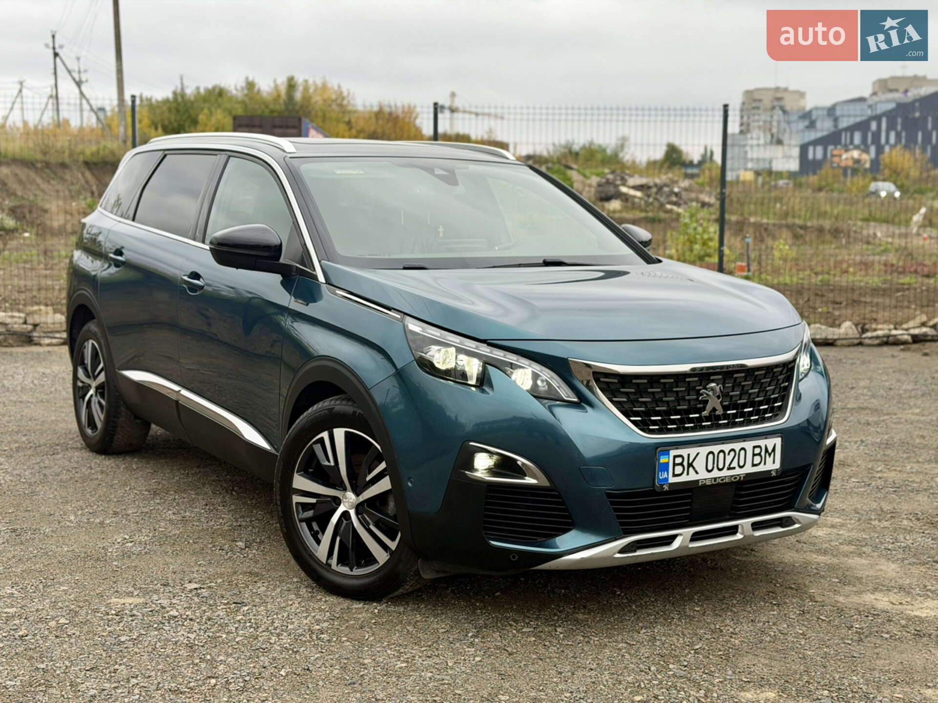 PEUGEOT 5008 2017