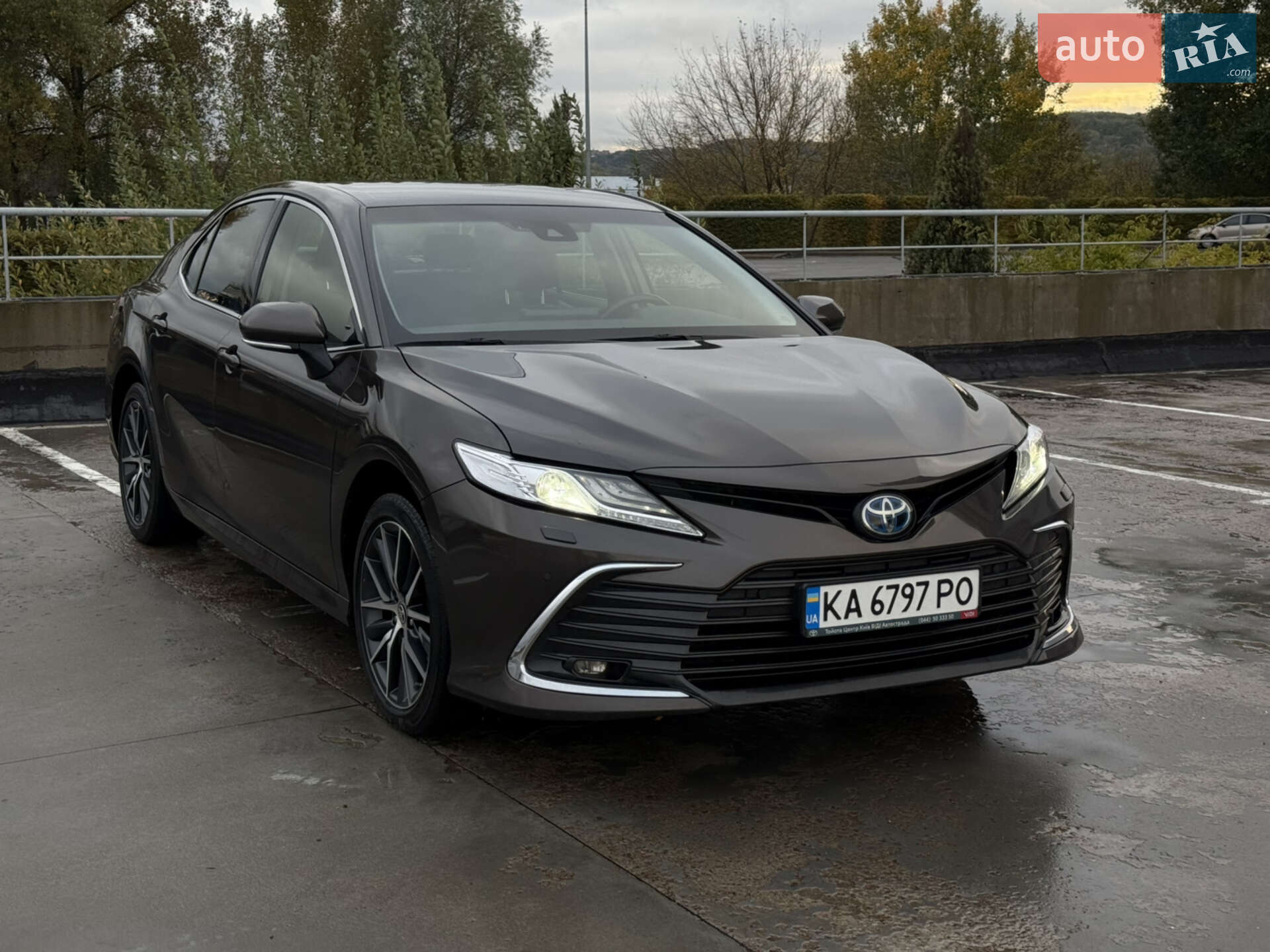 TOYOTA CAMRY