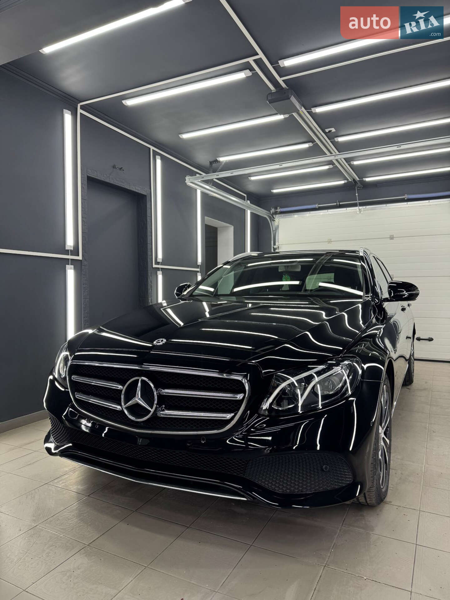 MERCEDES-BENZ E 300 DE 2019