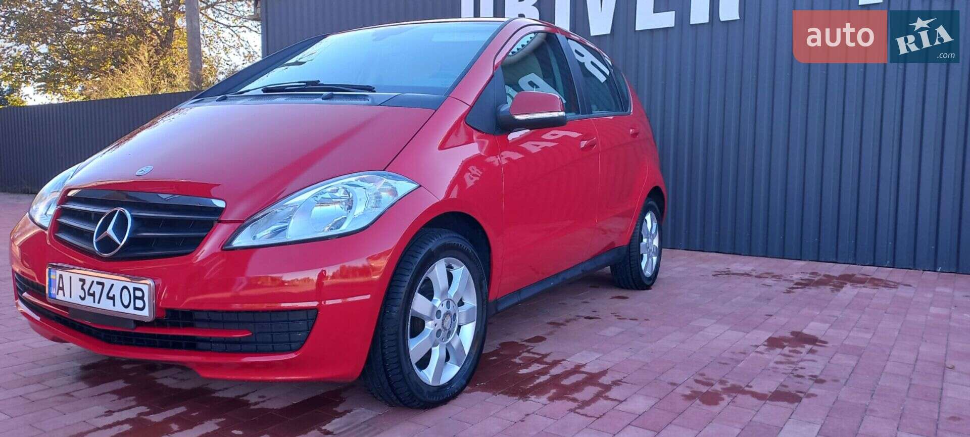 MERCEDES-BENZ A 180 2011