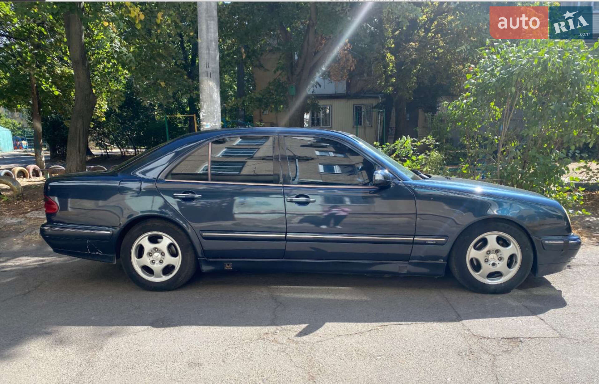 MERCEDES-BENZ 220 2000