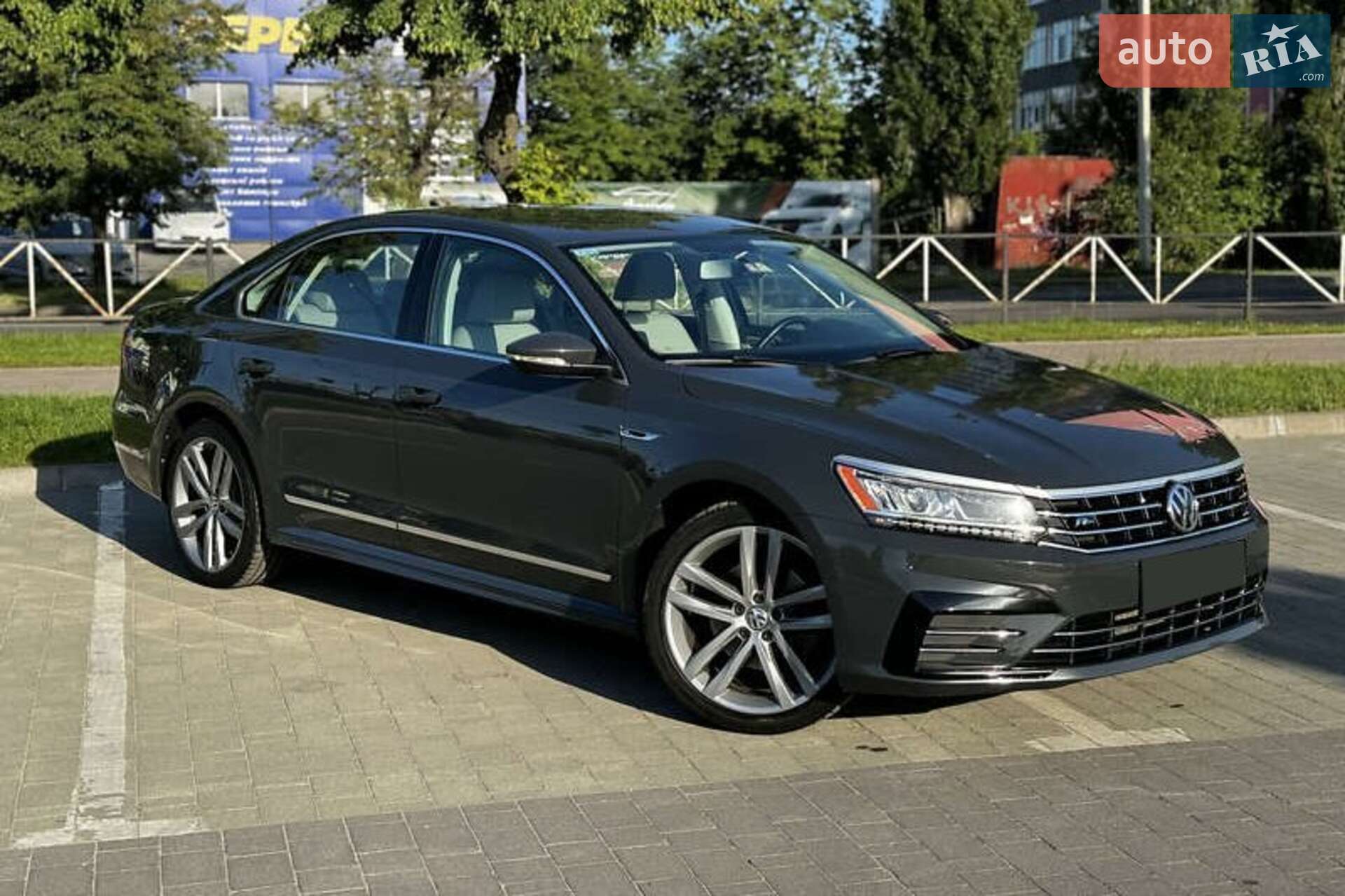 VOLKSWAGEN PASSAT 2017