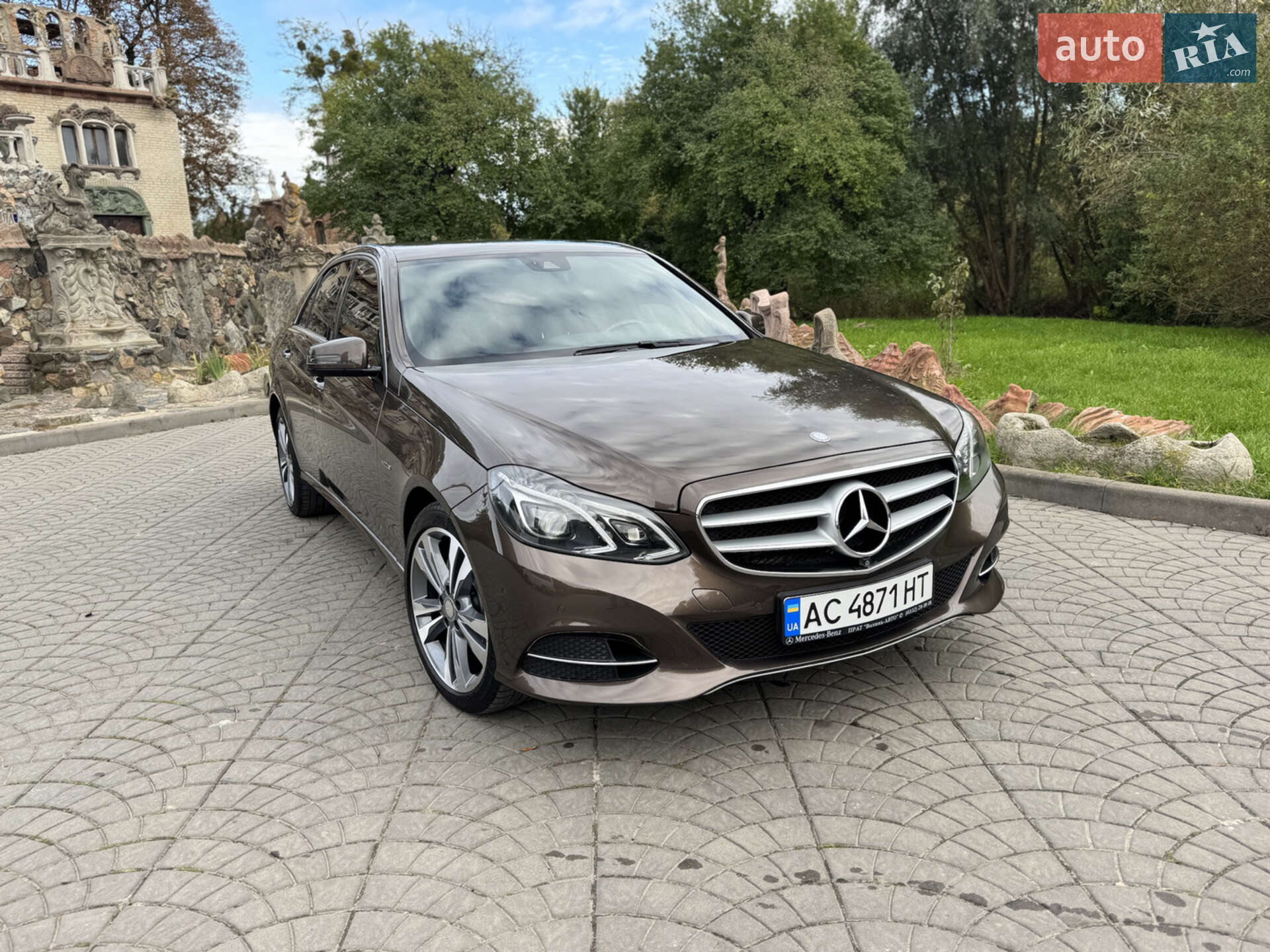 Головне фото звіту автомобіля MERCEDES-BENZ E 220 2015