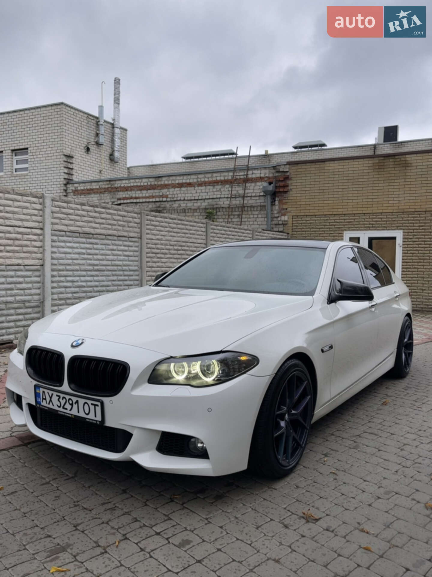 BMW 528I