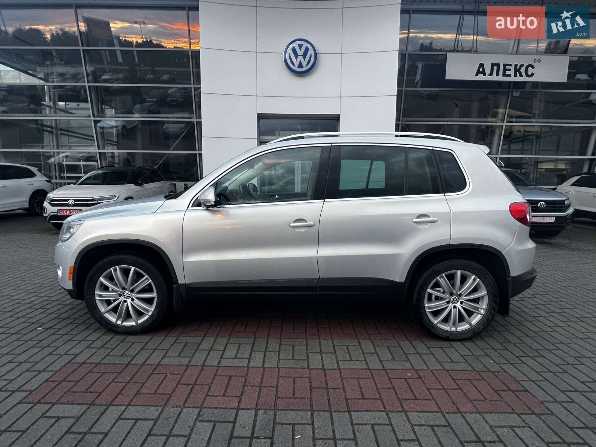 VOLKSWAGEN TIGUAN 2010