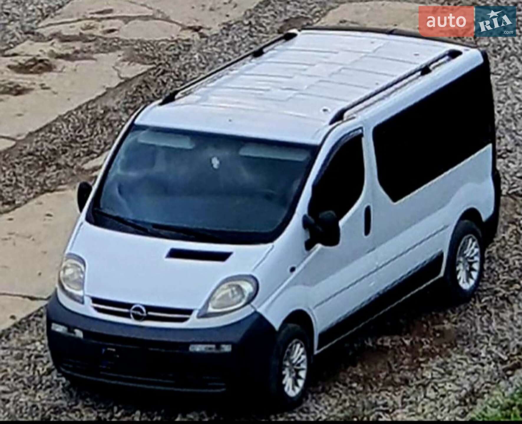 Головне фото звіту автомобіля OPEL VIVARO 2004