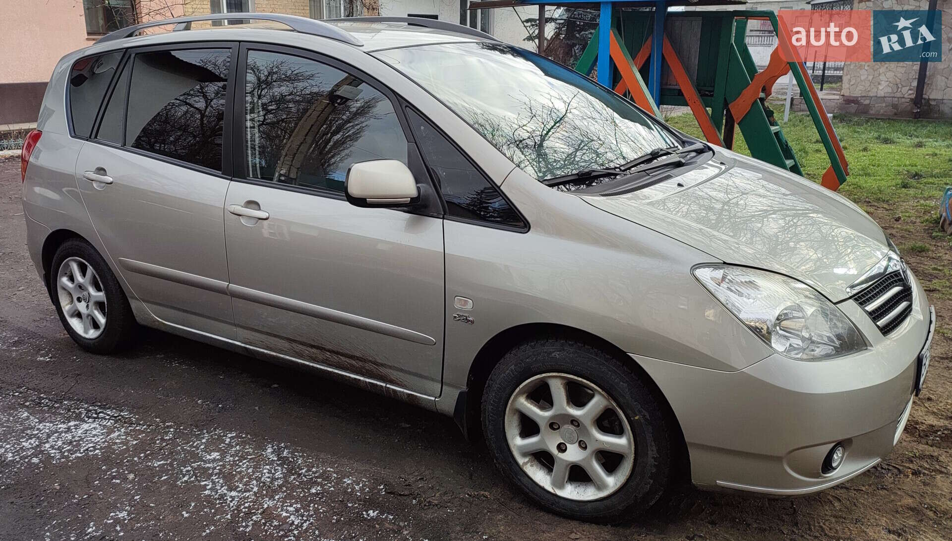 TOYOTA COROLLA VERSO 2003