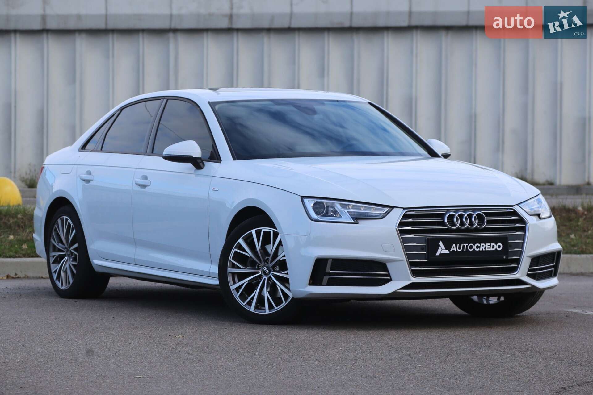 Головне фото звіту автомобіля AUDI A4 2018