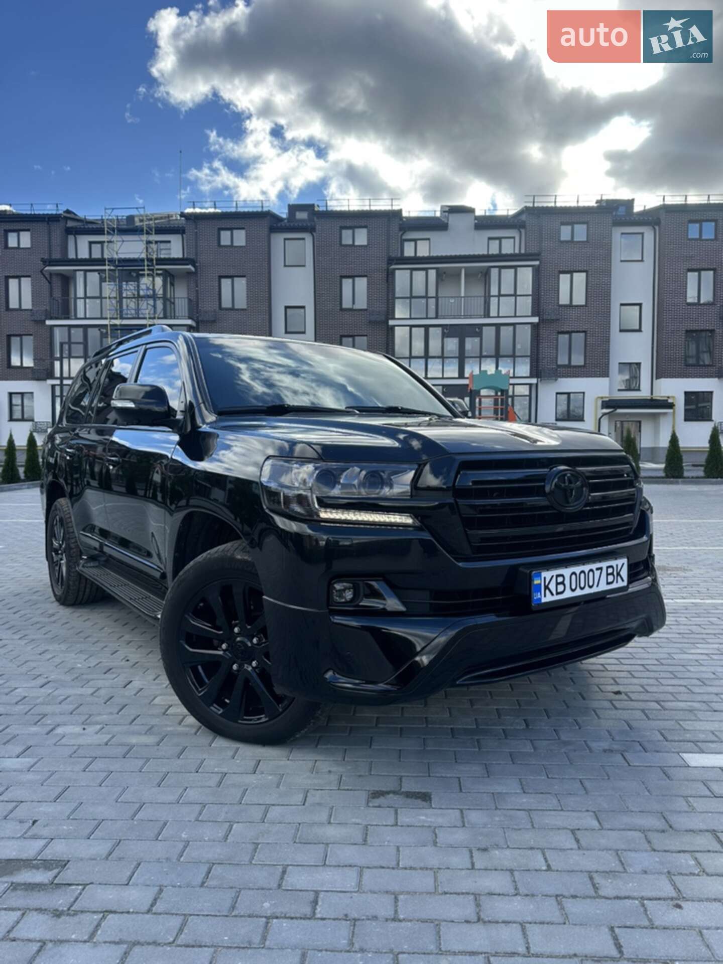 TOYOTA LAND CRUISER 200