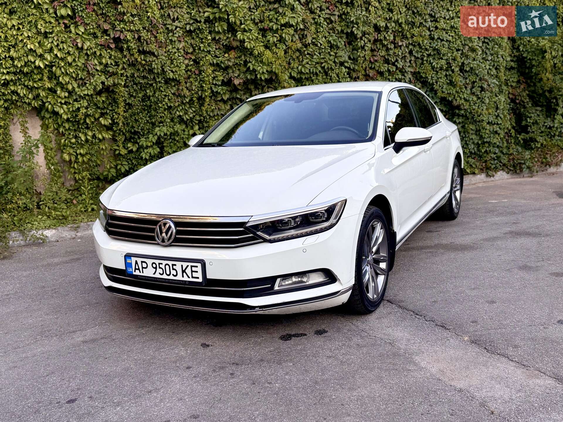 VOLKSWAGEN PASSAT 2016