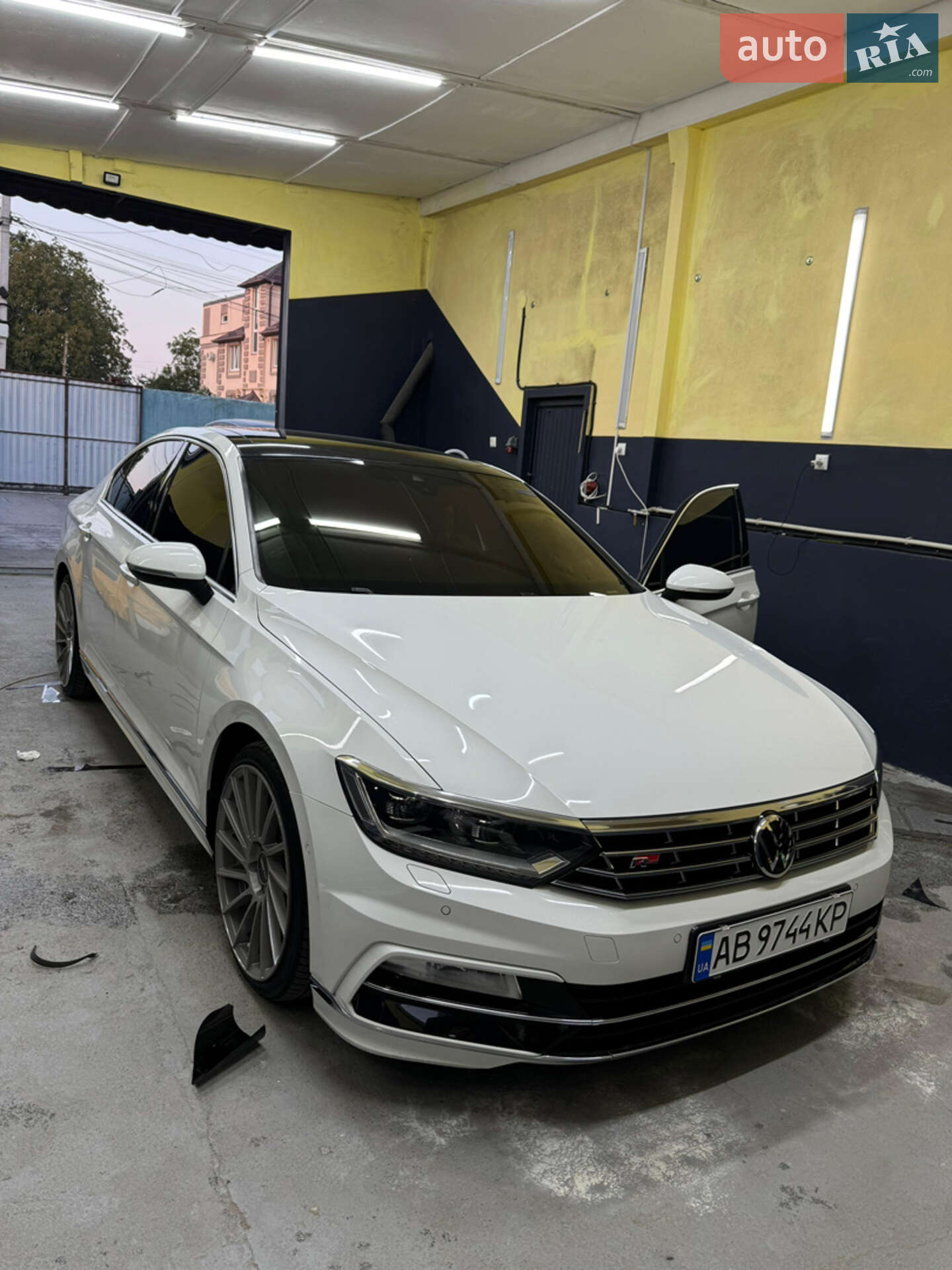 VOLKSWAGEN PASSAT 2016