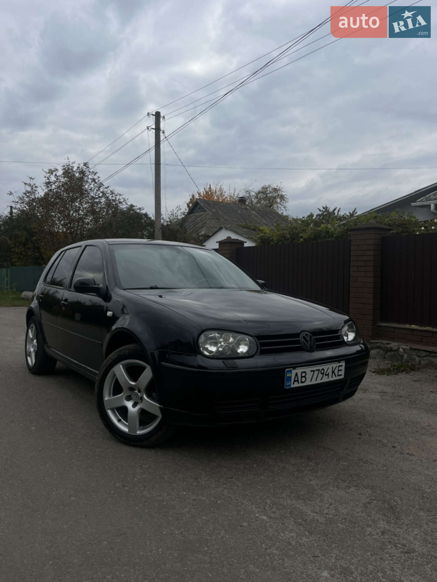 VOLKSWAGEN GOLF 2003