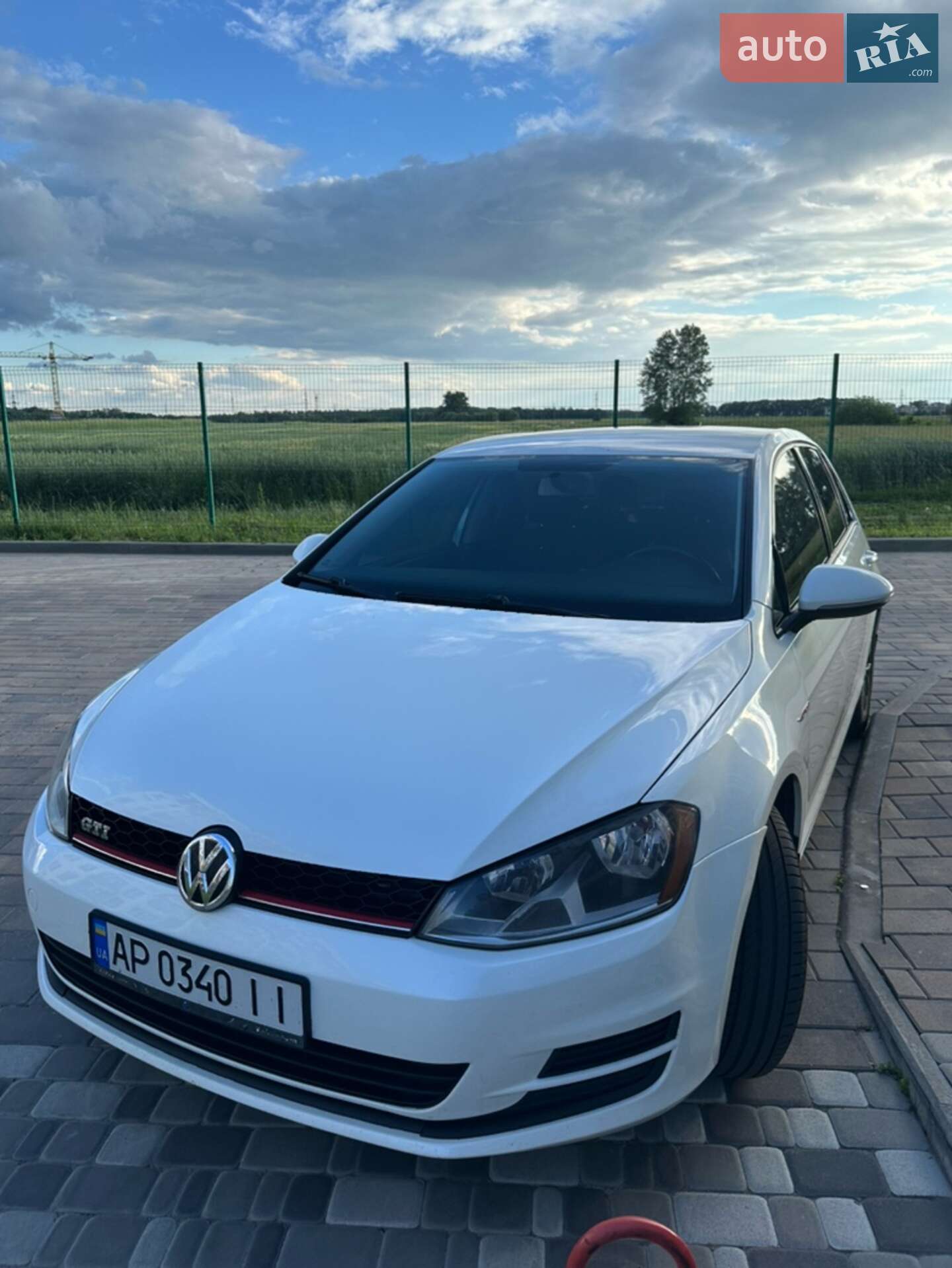 VOLKSWAGEN GOLF 2014