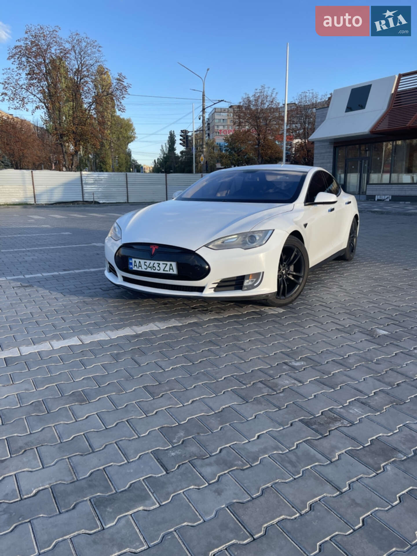 Головне фото звіту автомобіля TESLA MODEL S 2013