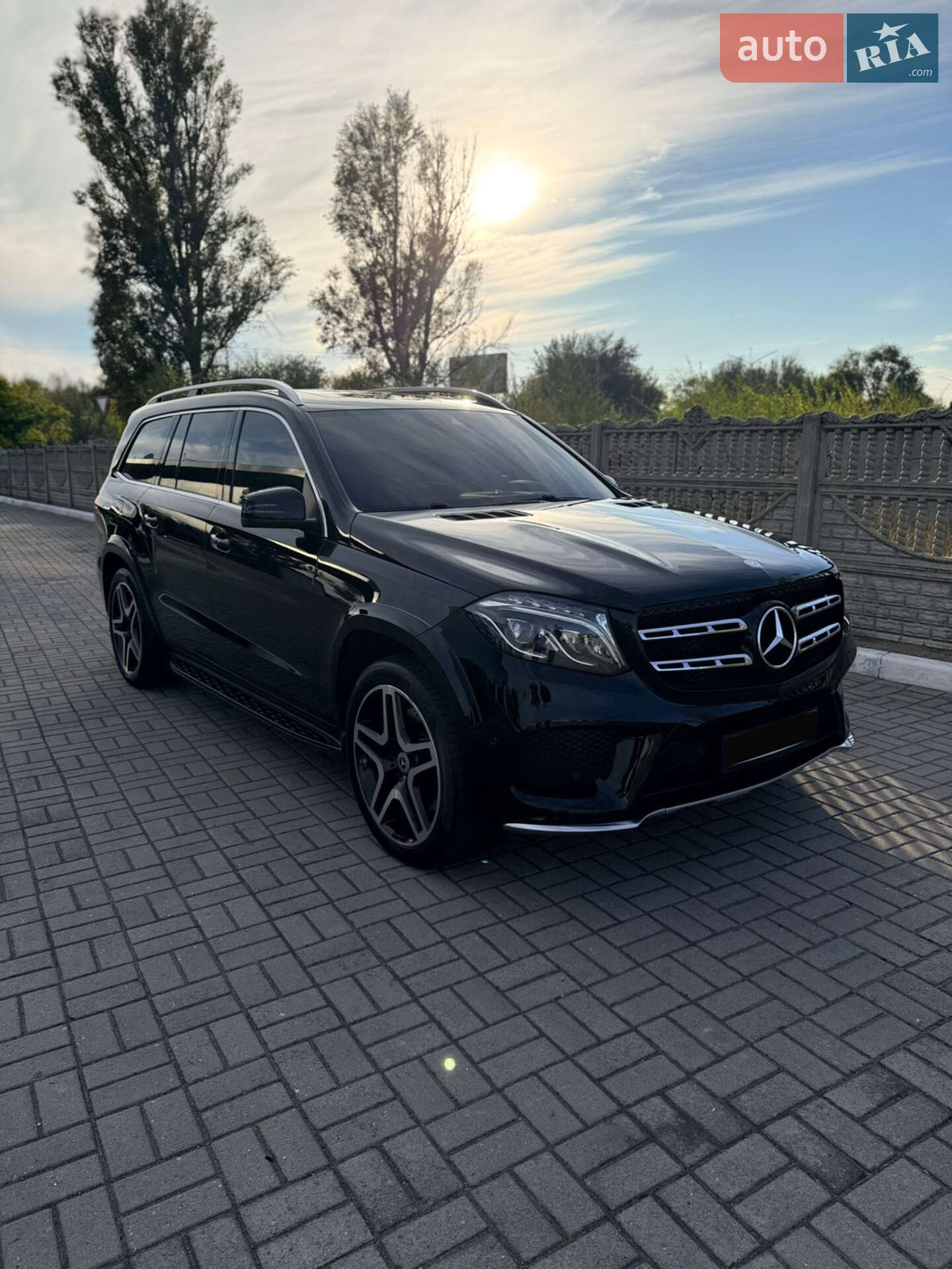 Головне фото звіту автомобіля MERCEDES-BENZ GLS 350 2016