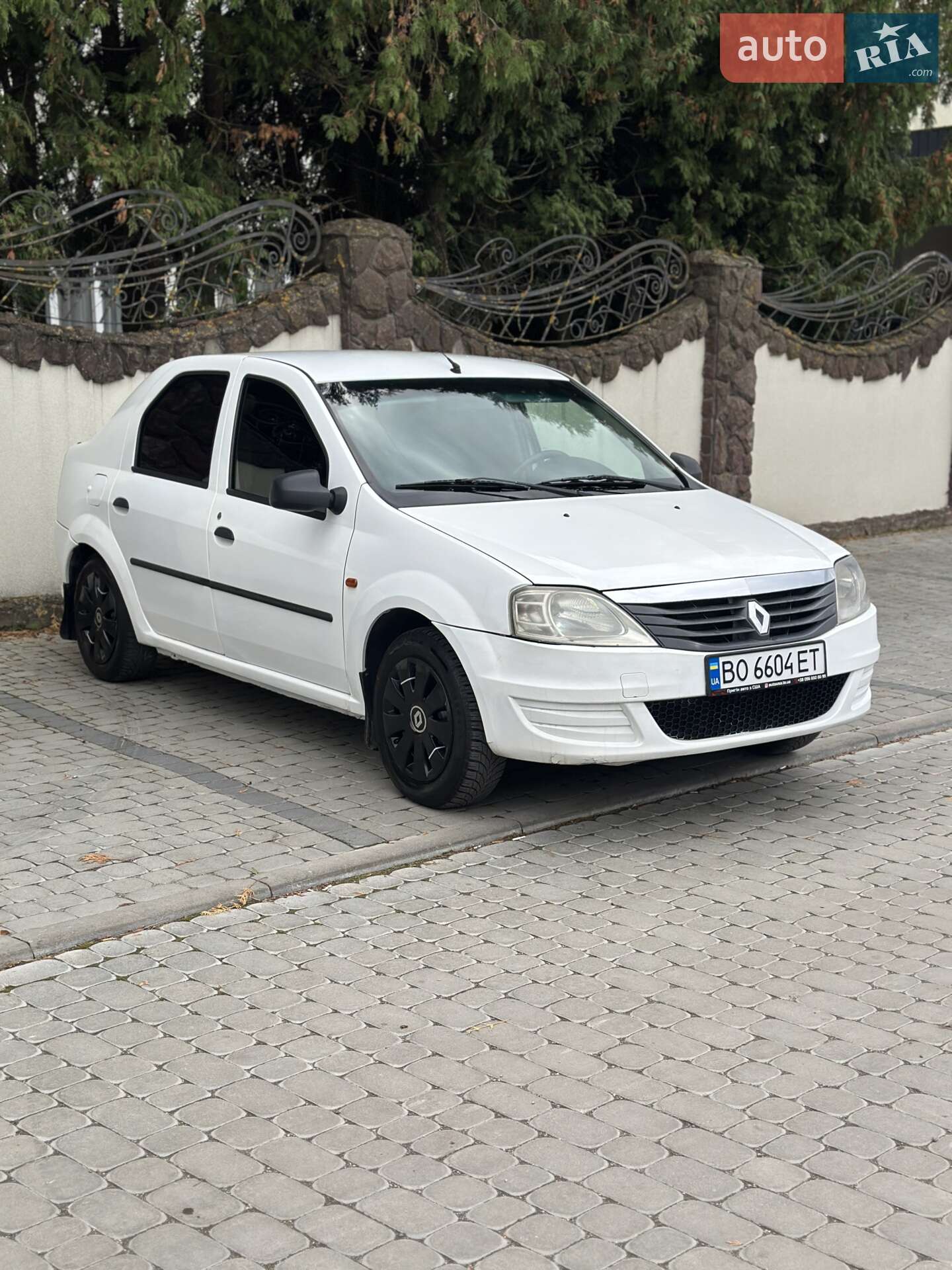 RENAULT LOGAN 2010