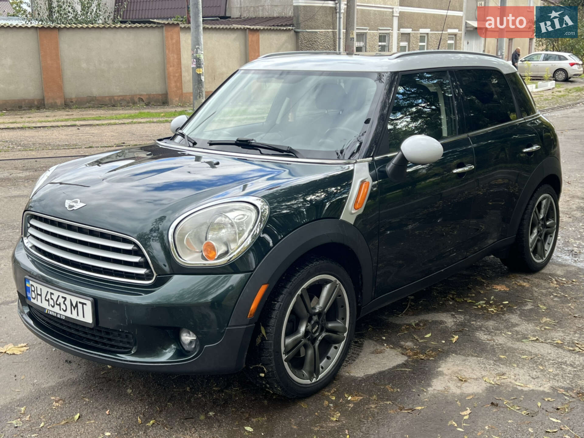 Головне фото звіту автомобіля MINI COOPER 2013