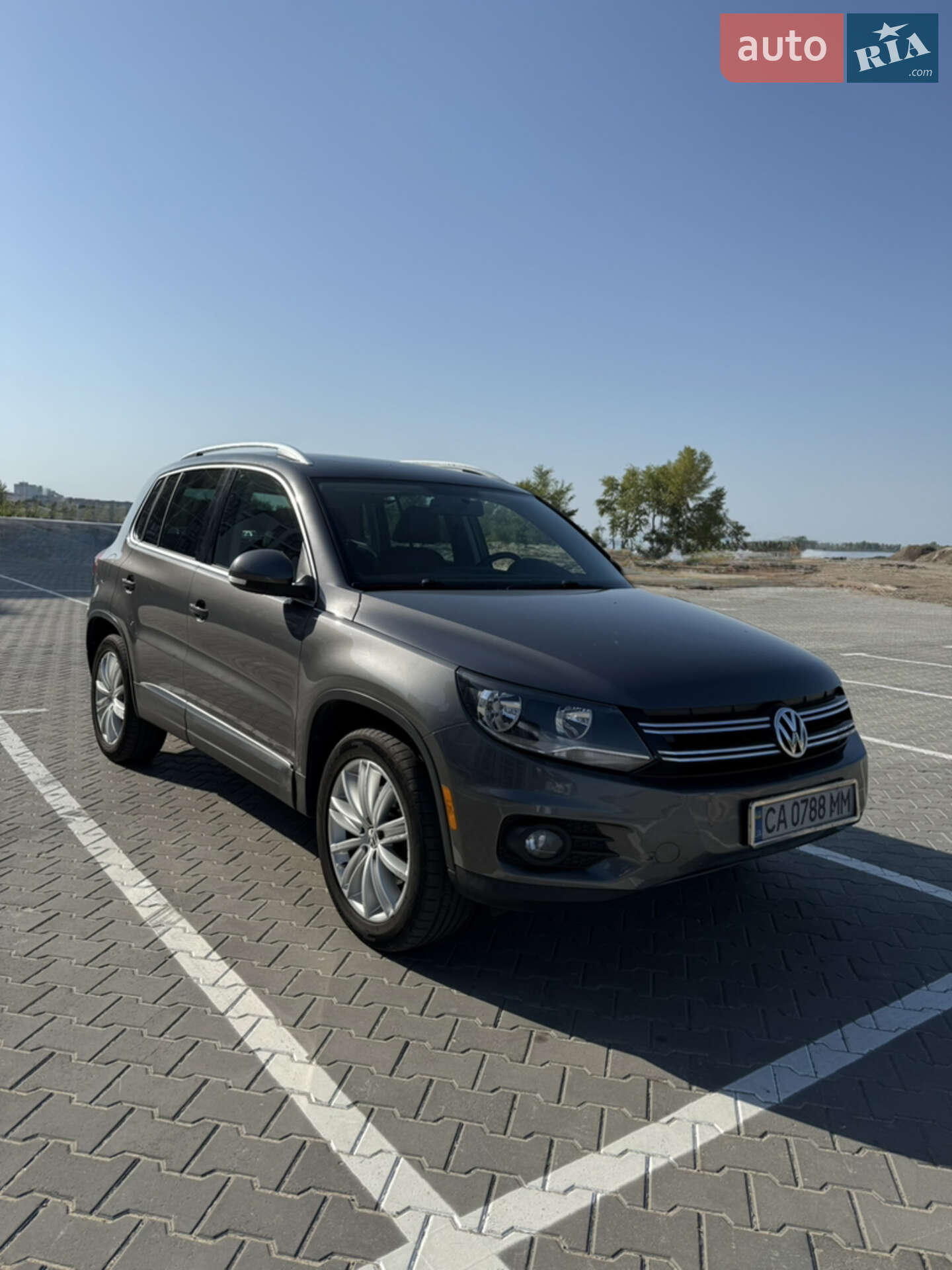 VOLKSWAGEN TIGUAN 2013