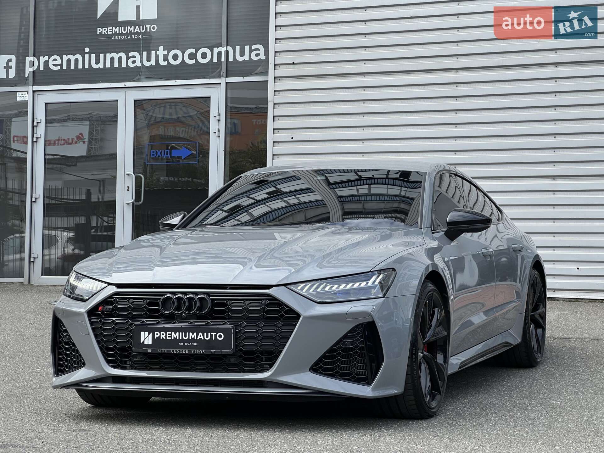 Головне фото звіту автомобіля AUDI RS7 2023