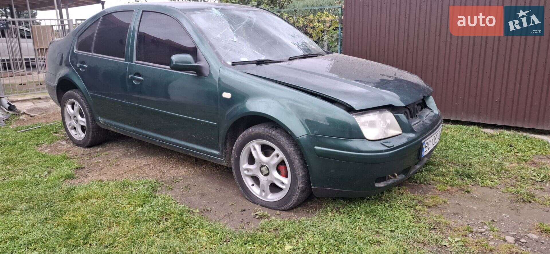 VOLKSWAGEN BORA 1998