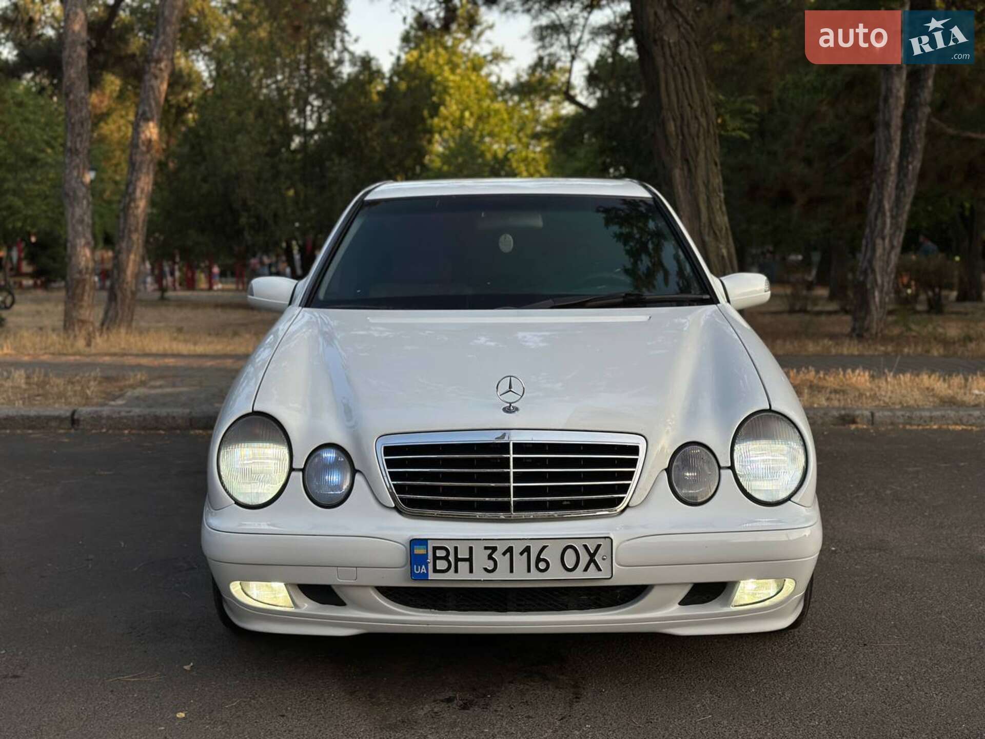 MERCEDES-BENZ E 320 2000