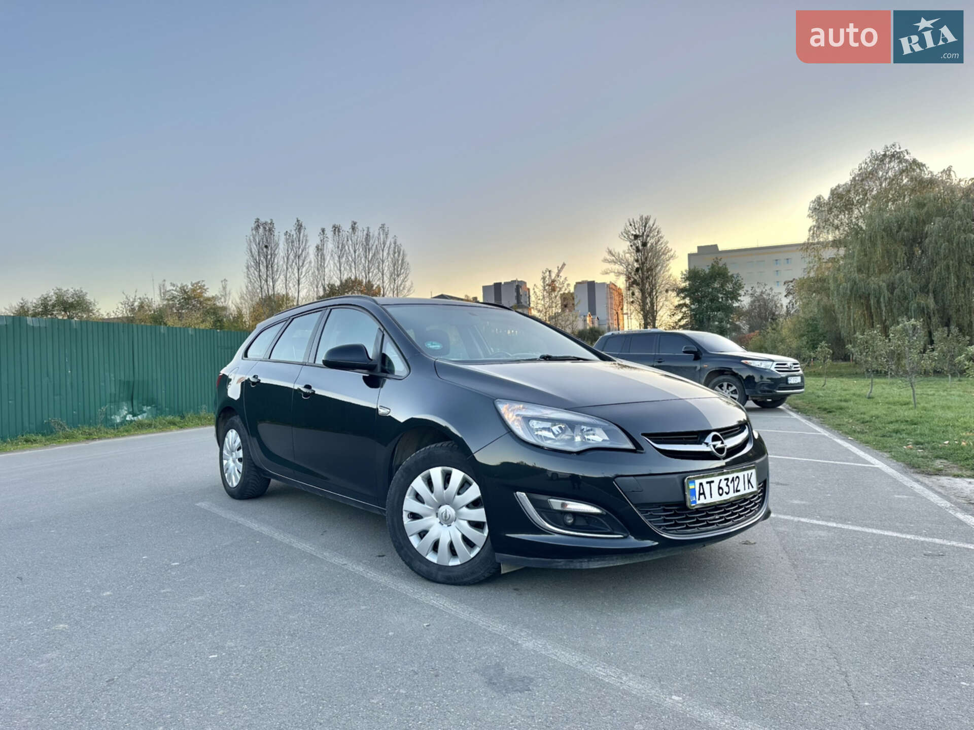 OPEL ASTRA SPORTS TOURER 2012