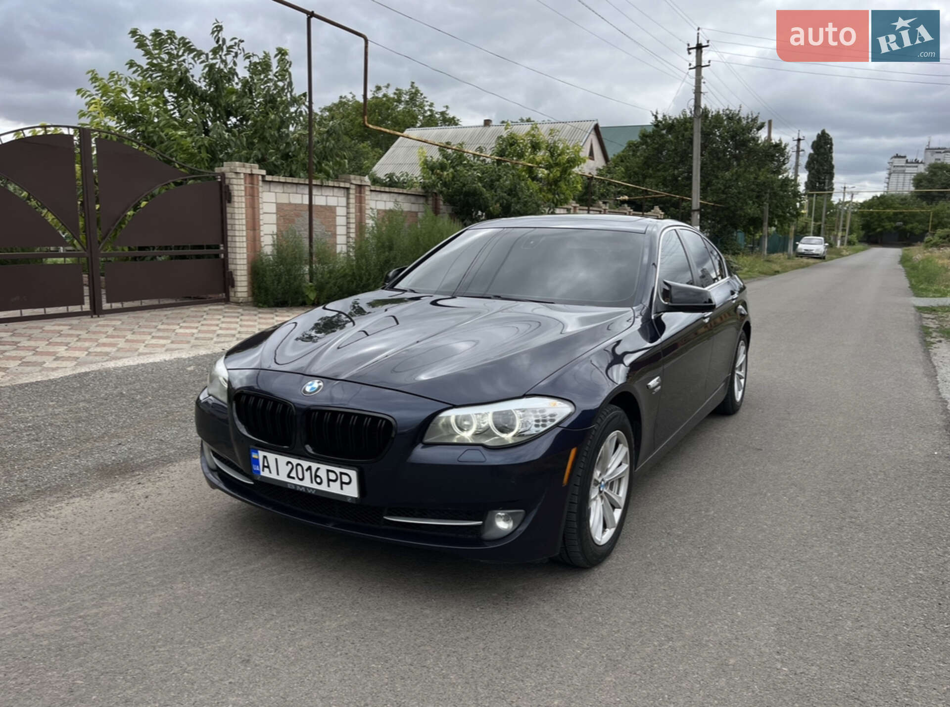BMW 528XI 2011