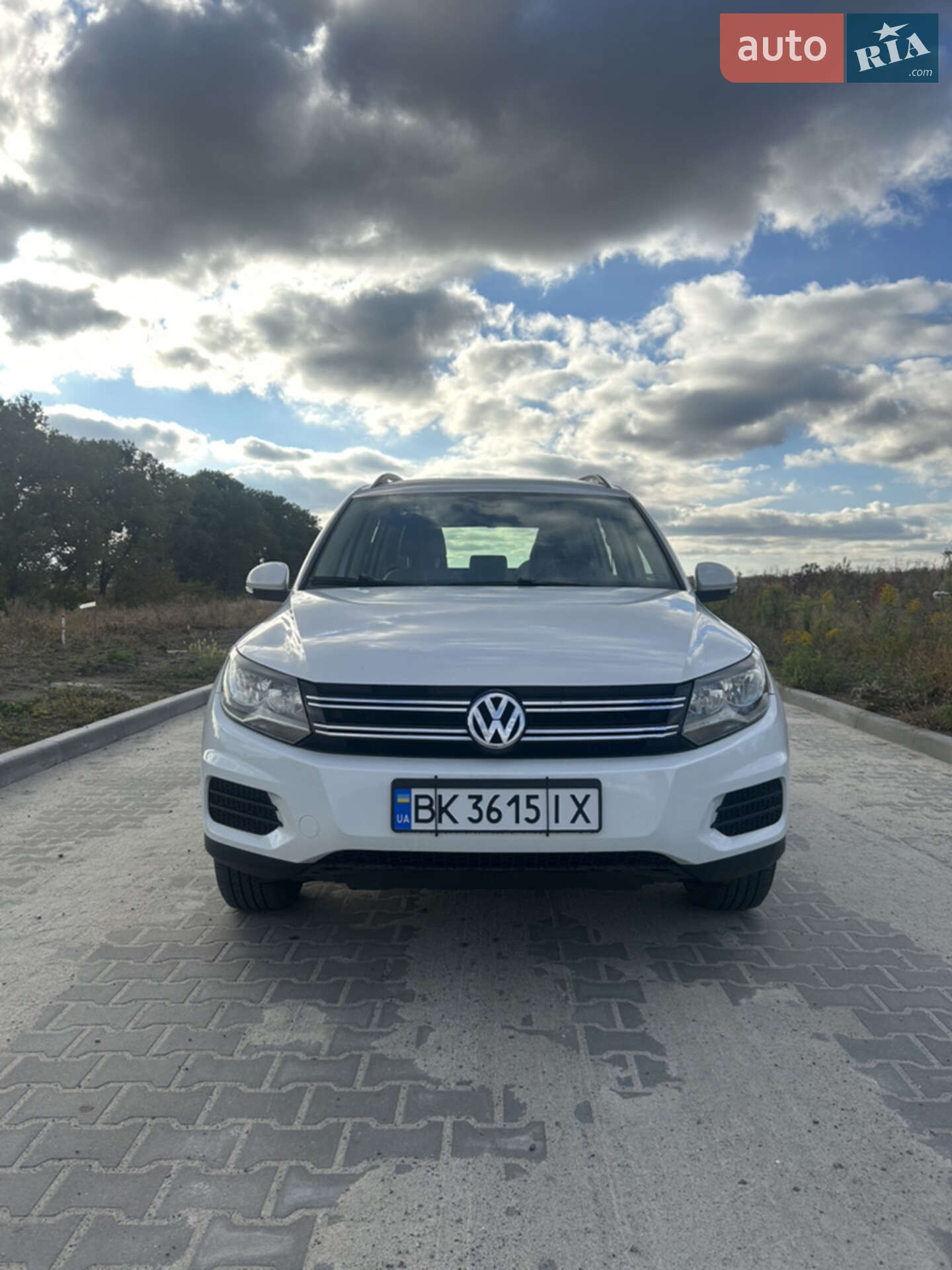 VOLKSWAGEN TIGUAN 2016