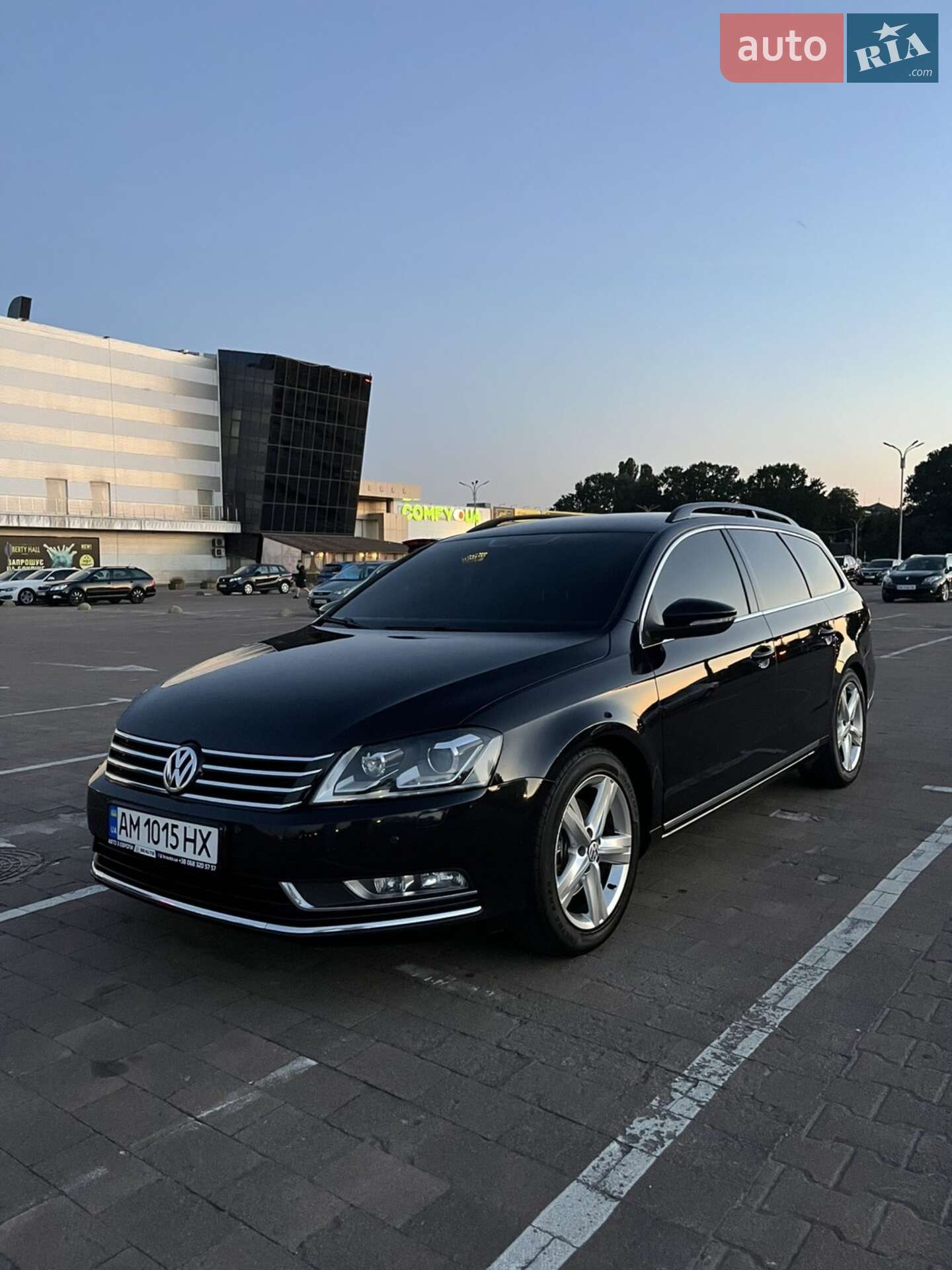 VOLKSWAGEN PASSAT 2011
