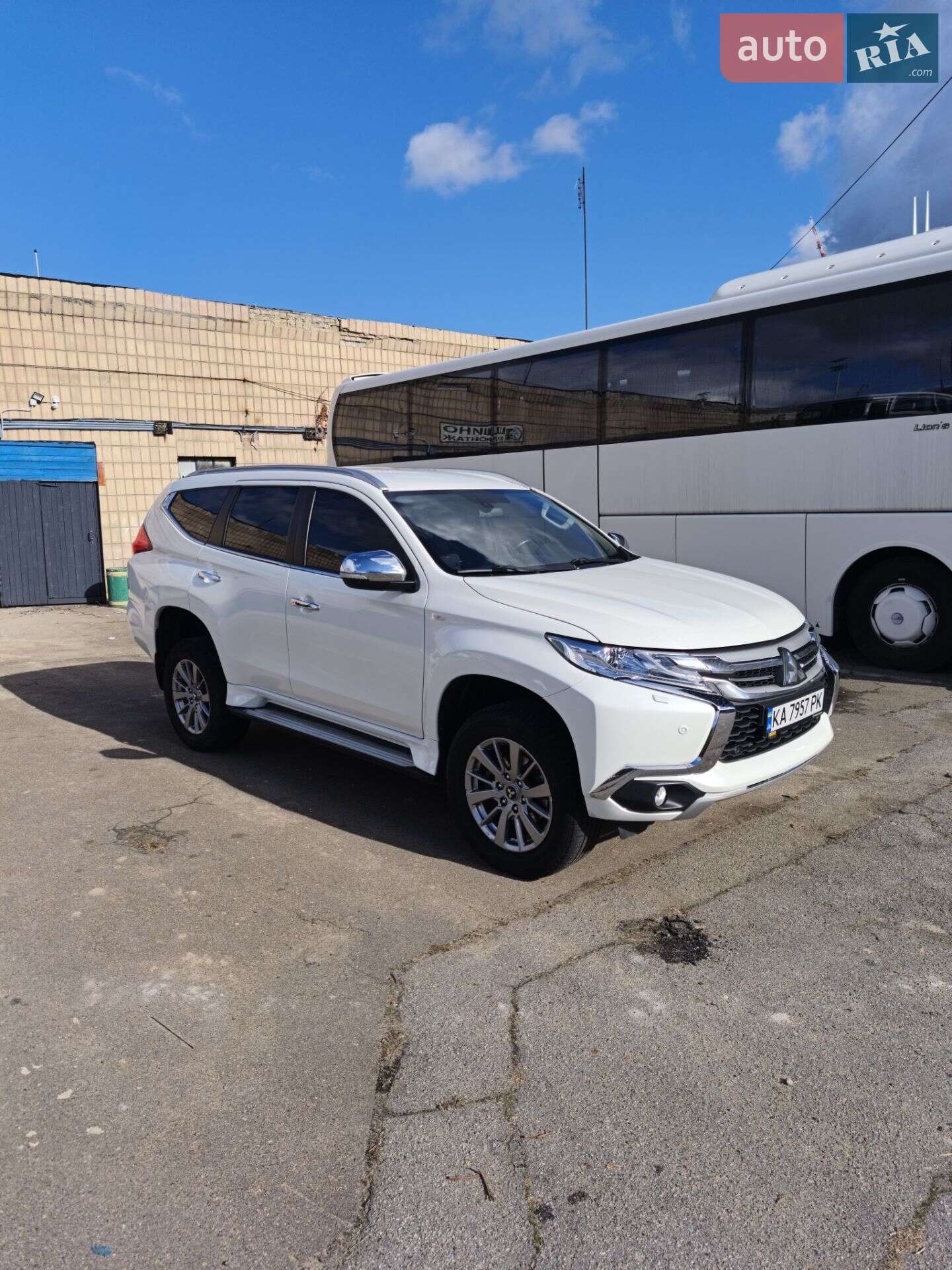 MITSUBISHI PAJERO SPORT 2016
