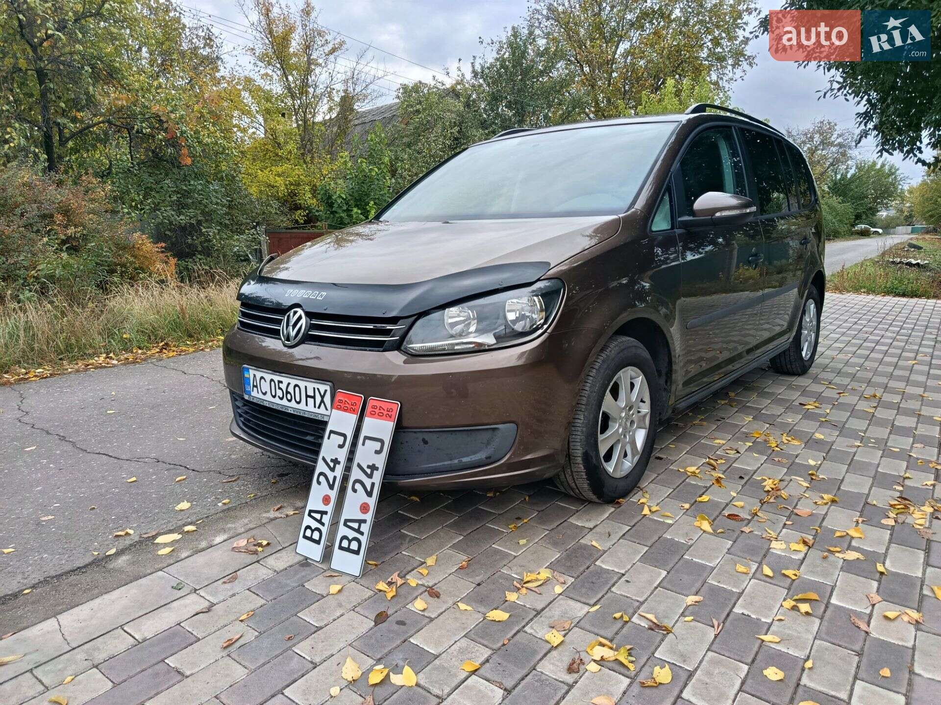VOLKSWAGEN TOURAN 2011