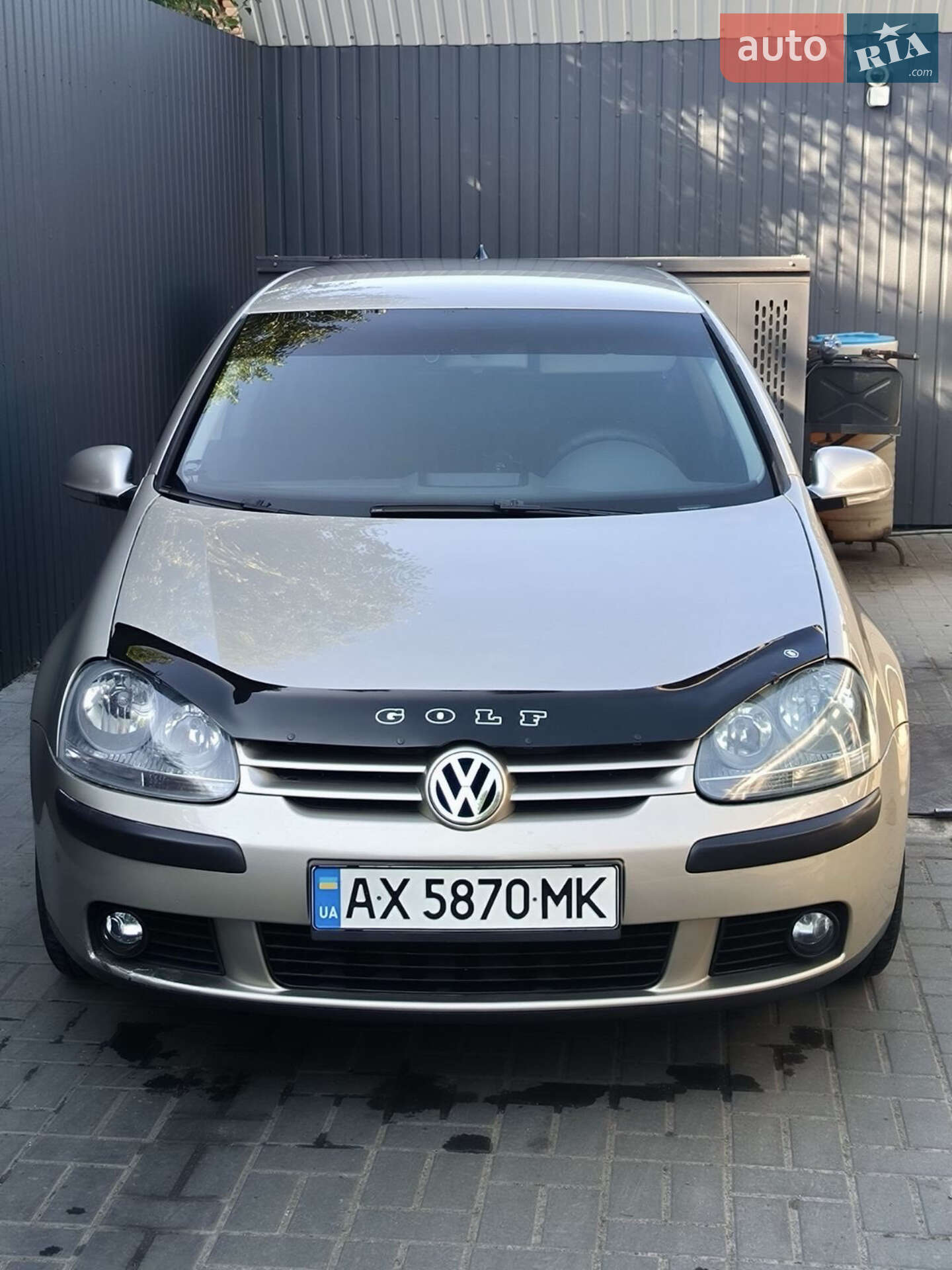 VOLKSWAGEN GOLF 2004